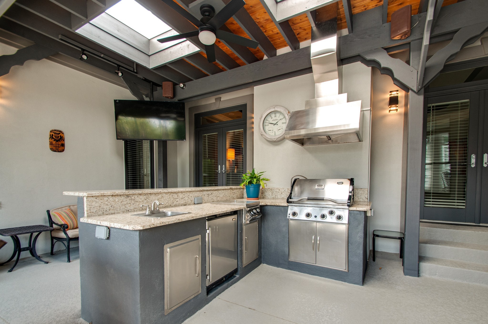 813 Shadowstone Pl