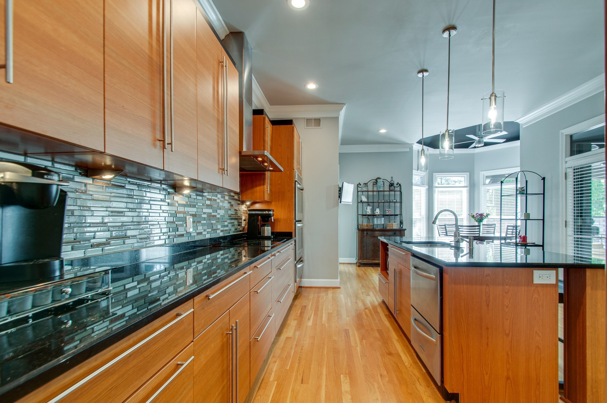 813 Shadowstone Pl