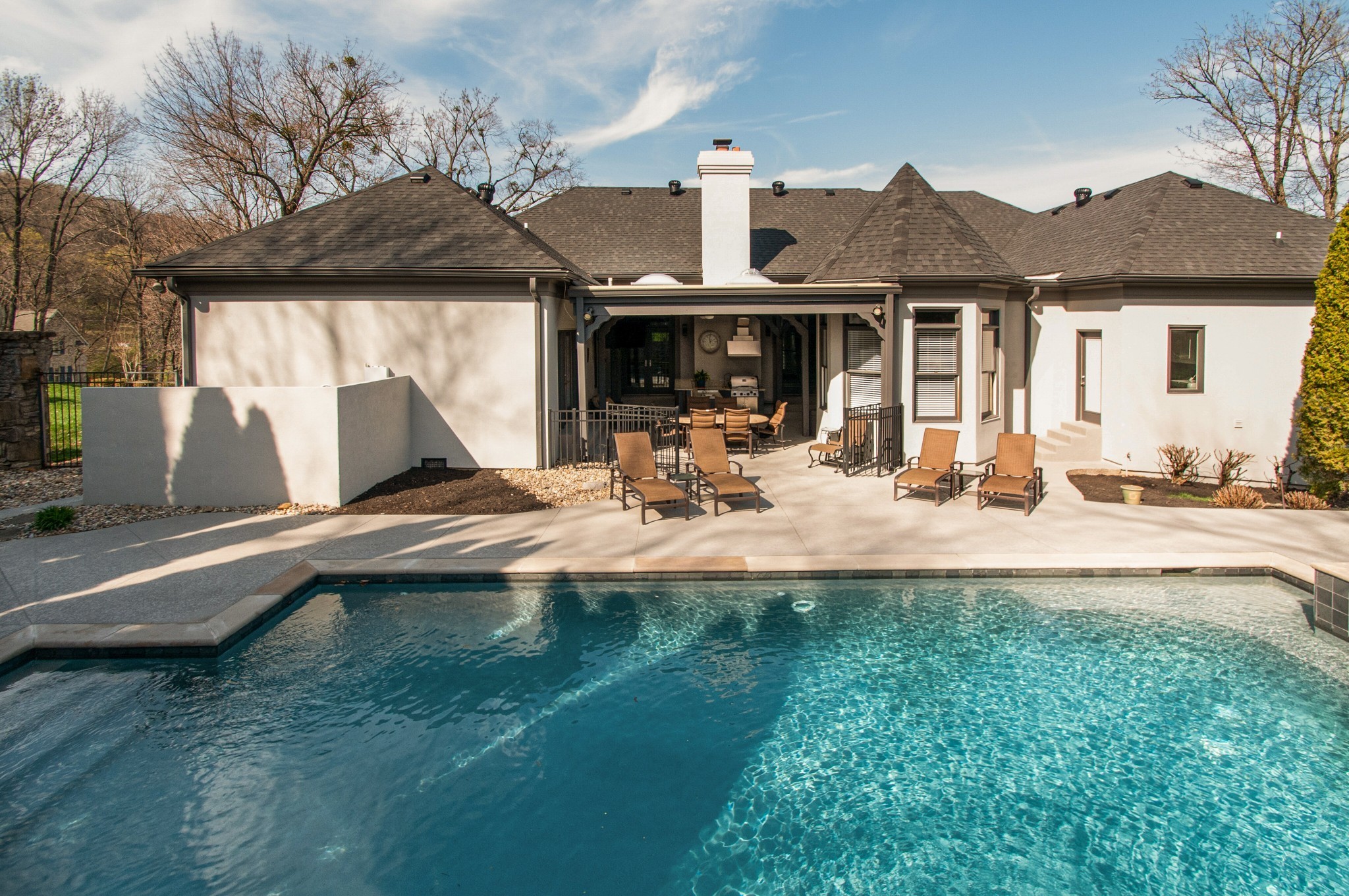 813 Shadowstone Pl
