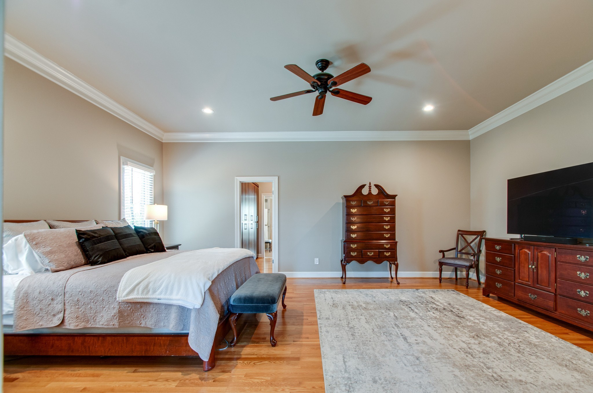 813 Shadowstone Pl