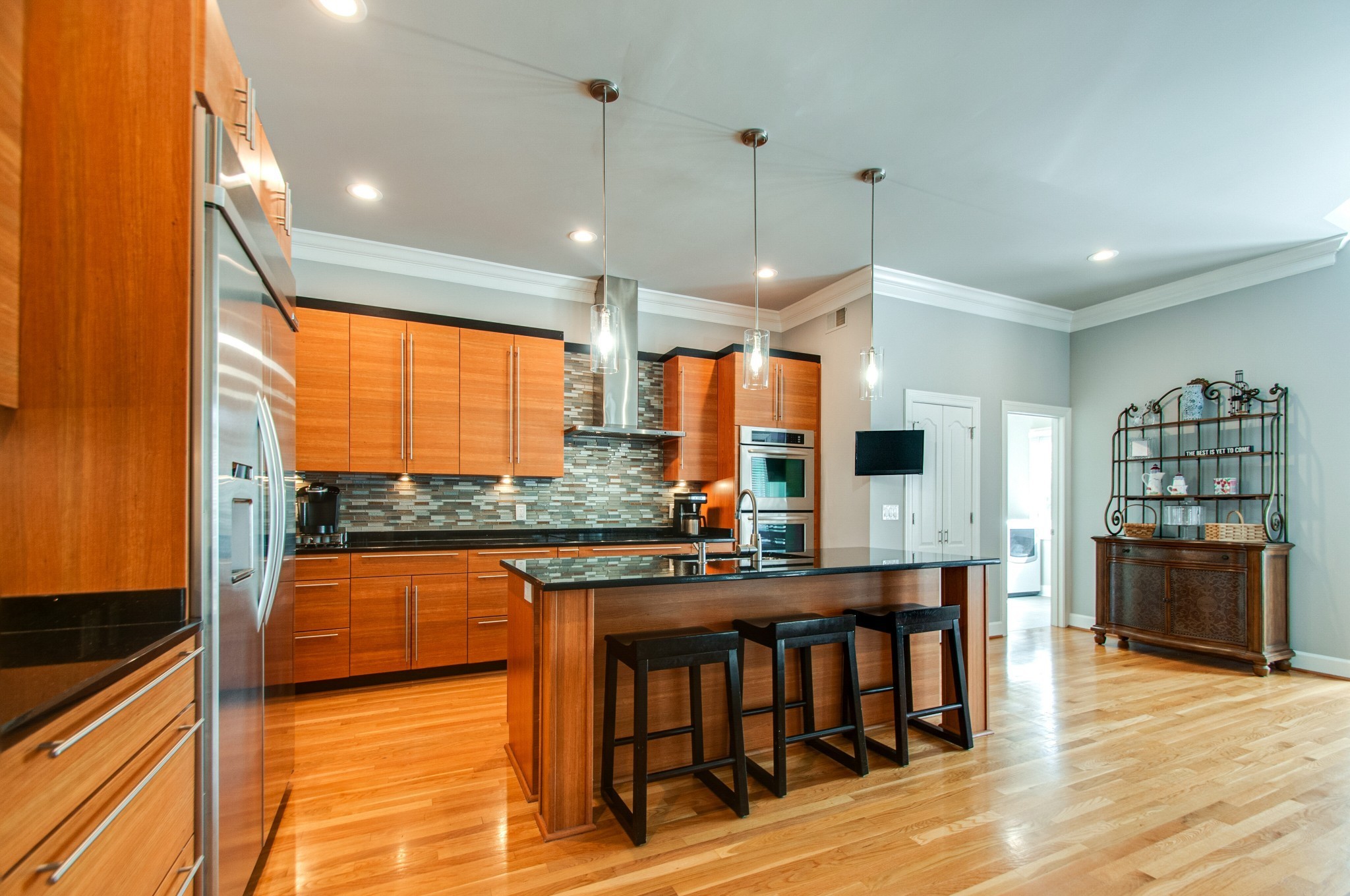 813 Shadowstone Pl