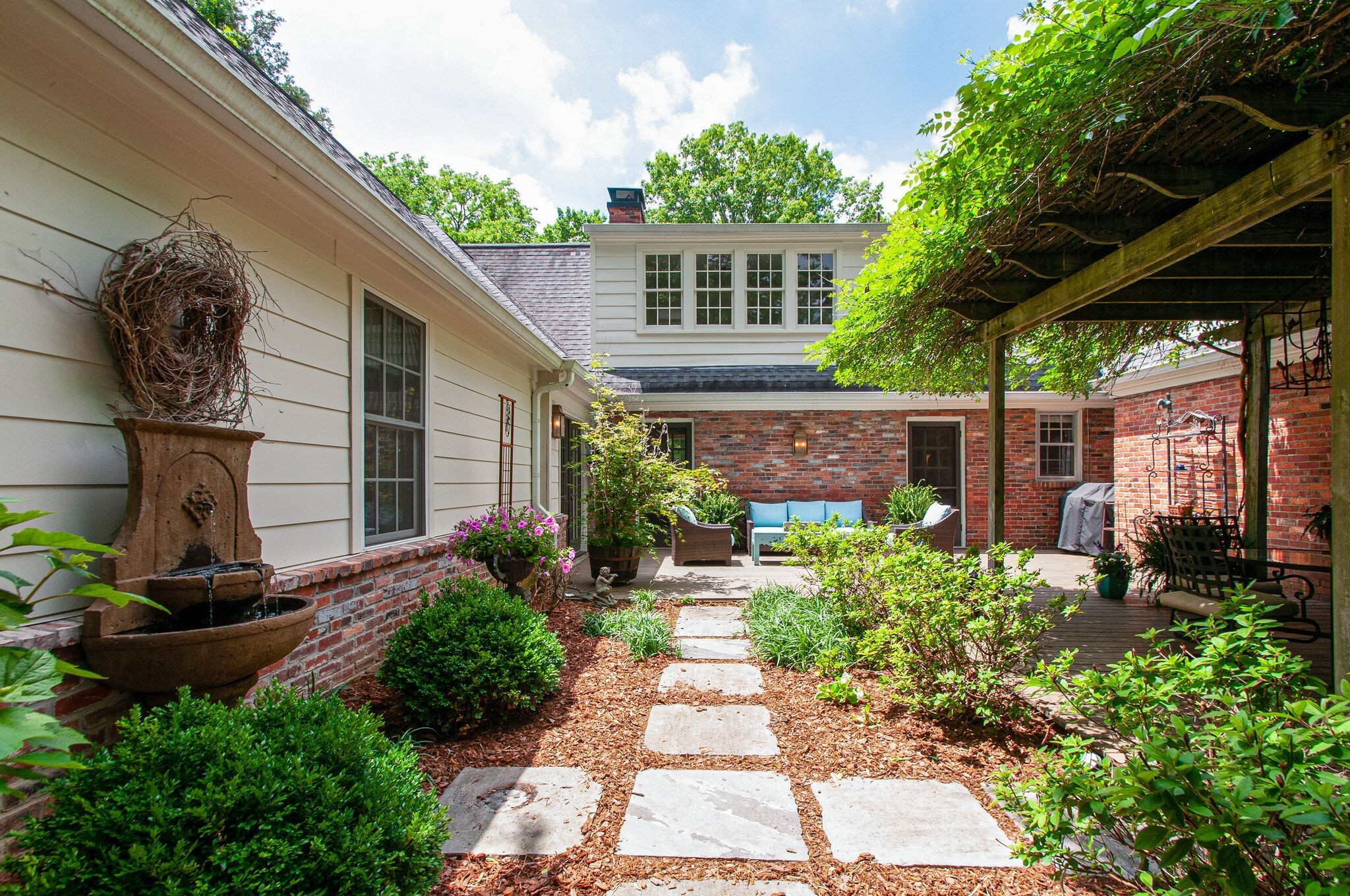 213 Haverford Ave