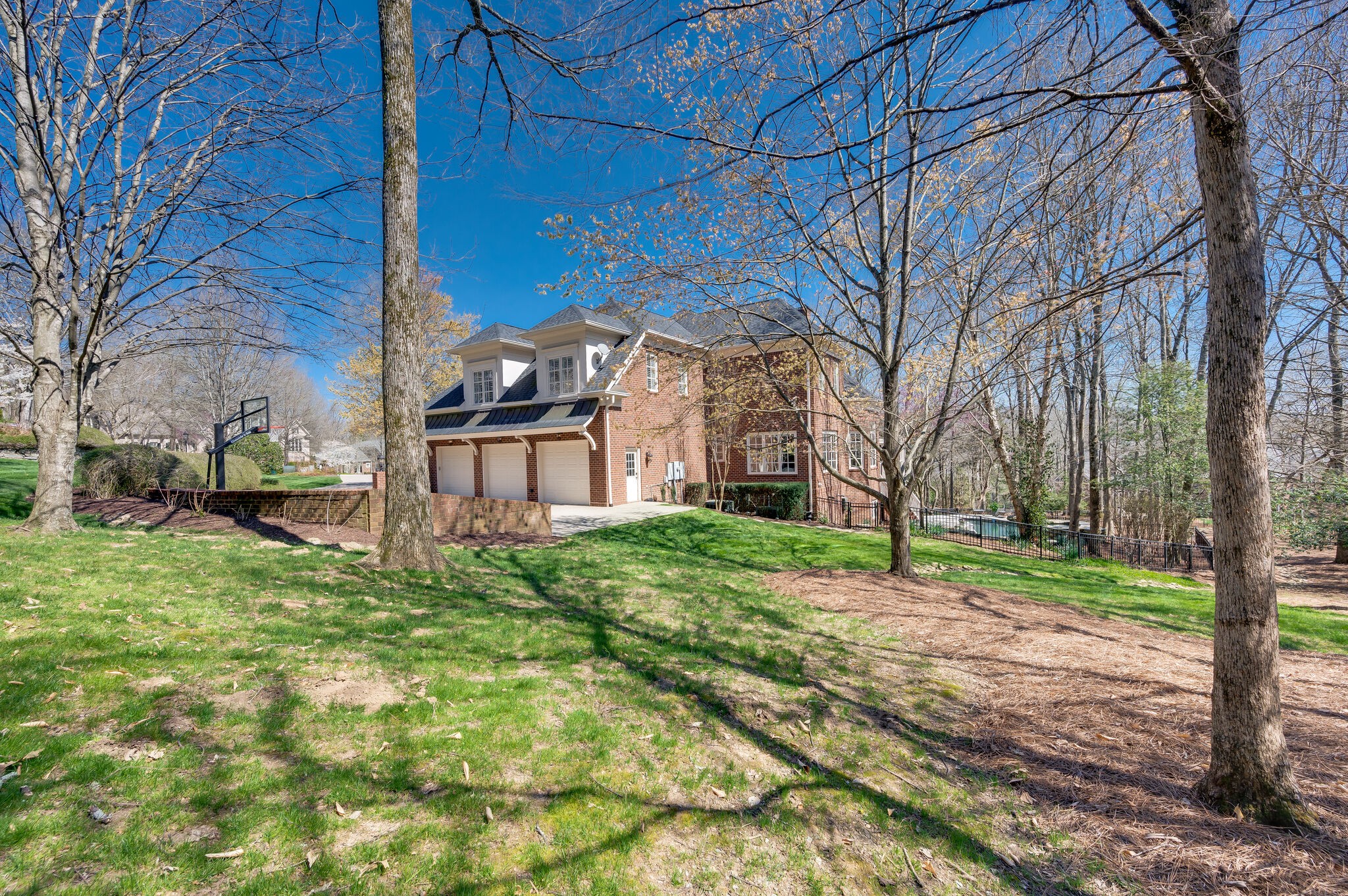 1615 Edgewater Ct