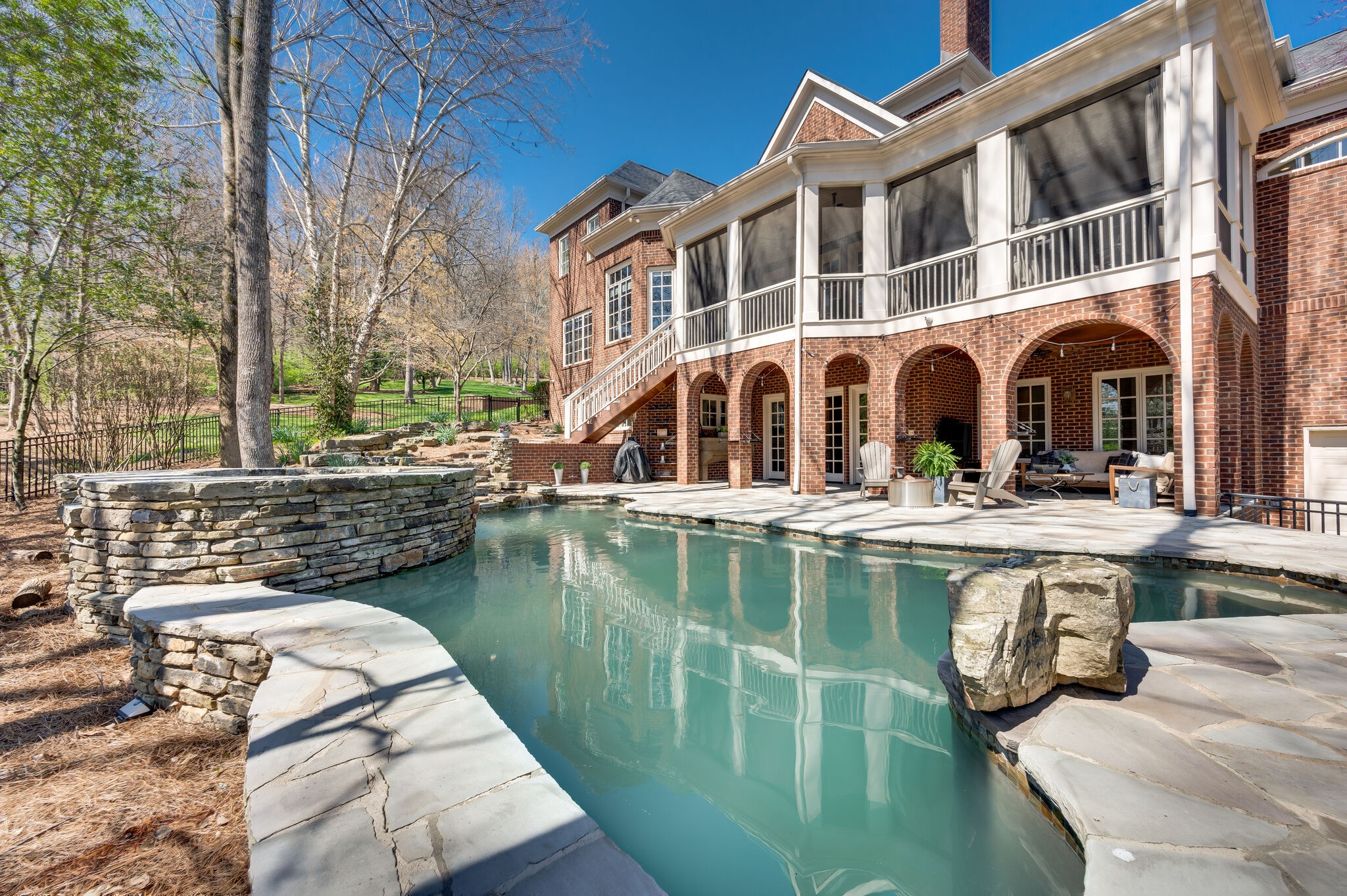 1615 Edgewater Ct