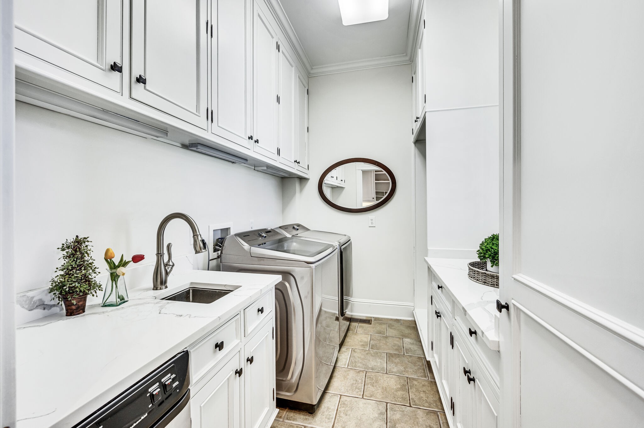 1615 Edgewater Ct