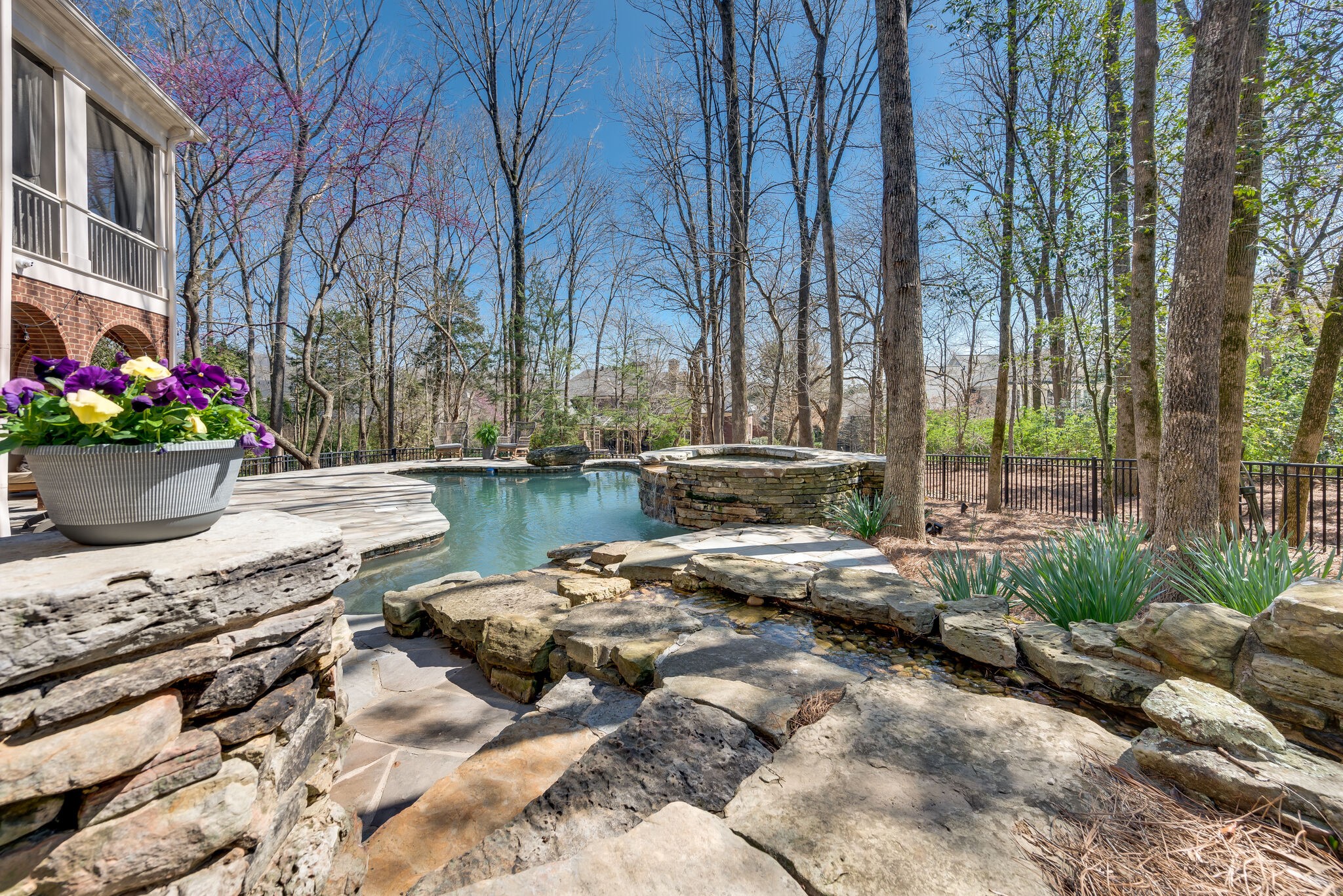 1615 Edgewater Ct