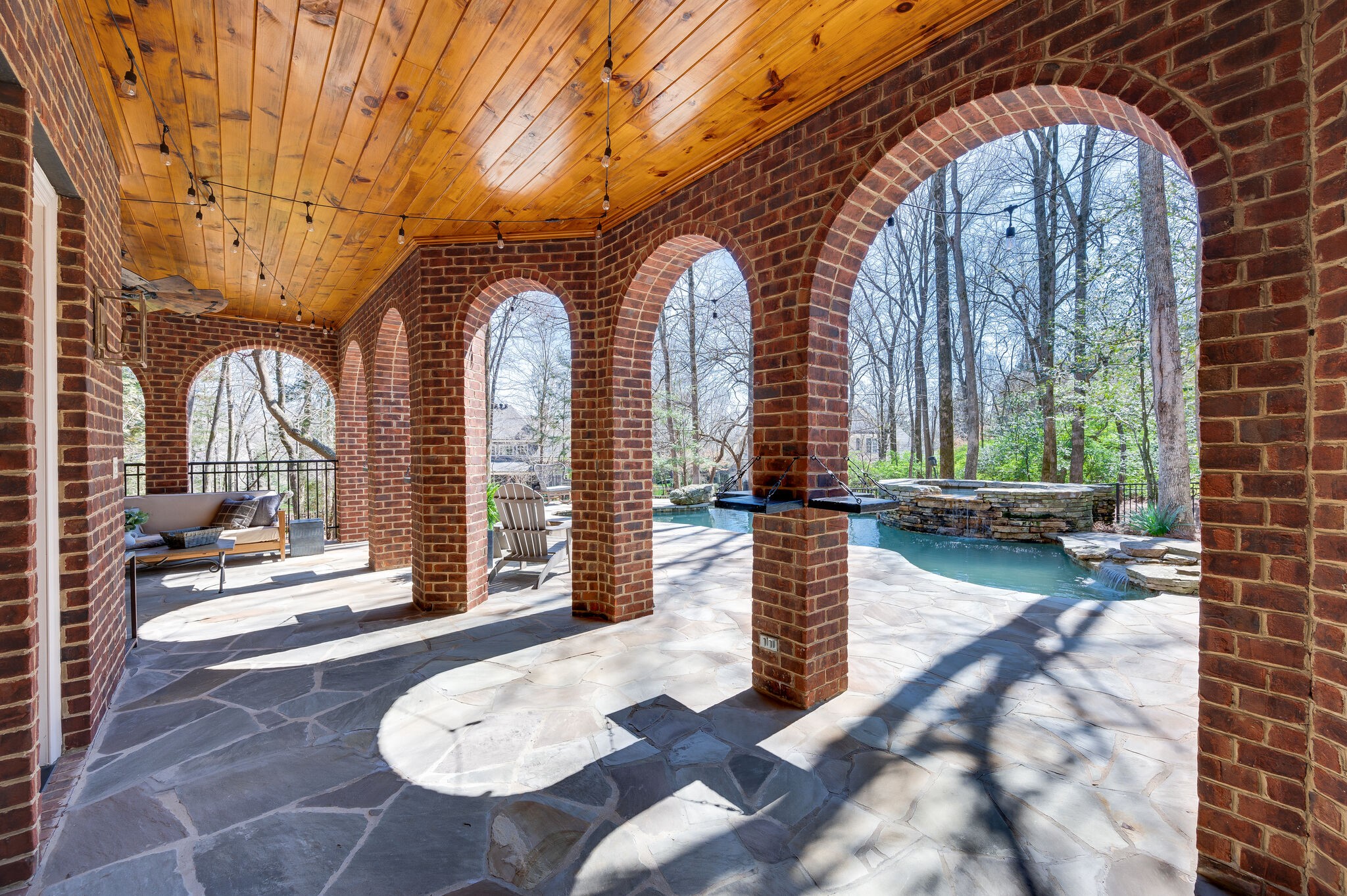 1615 Edgewater Ct