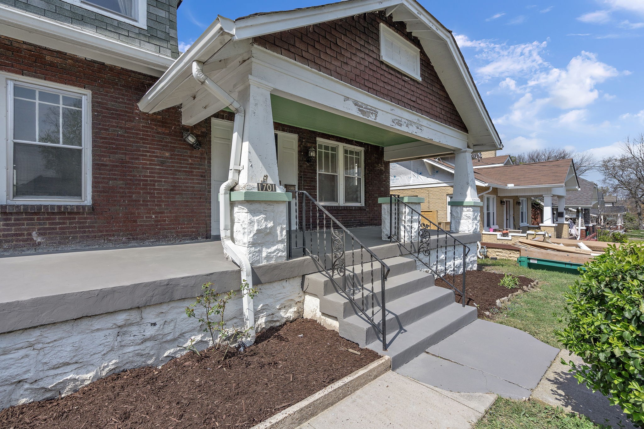 1701 Villa Pl