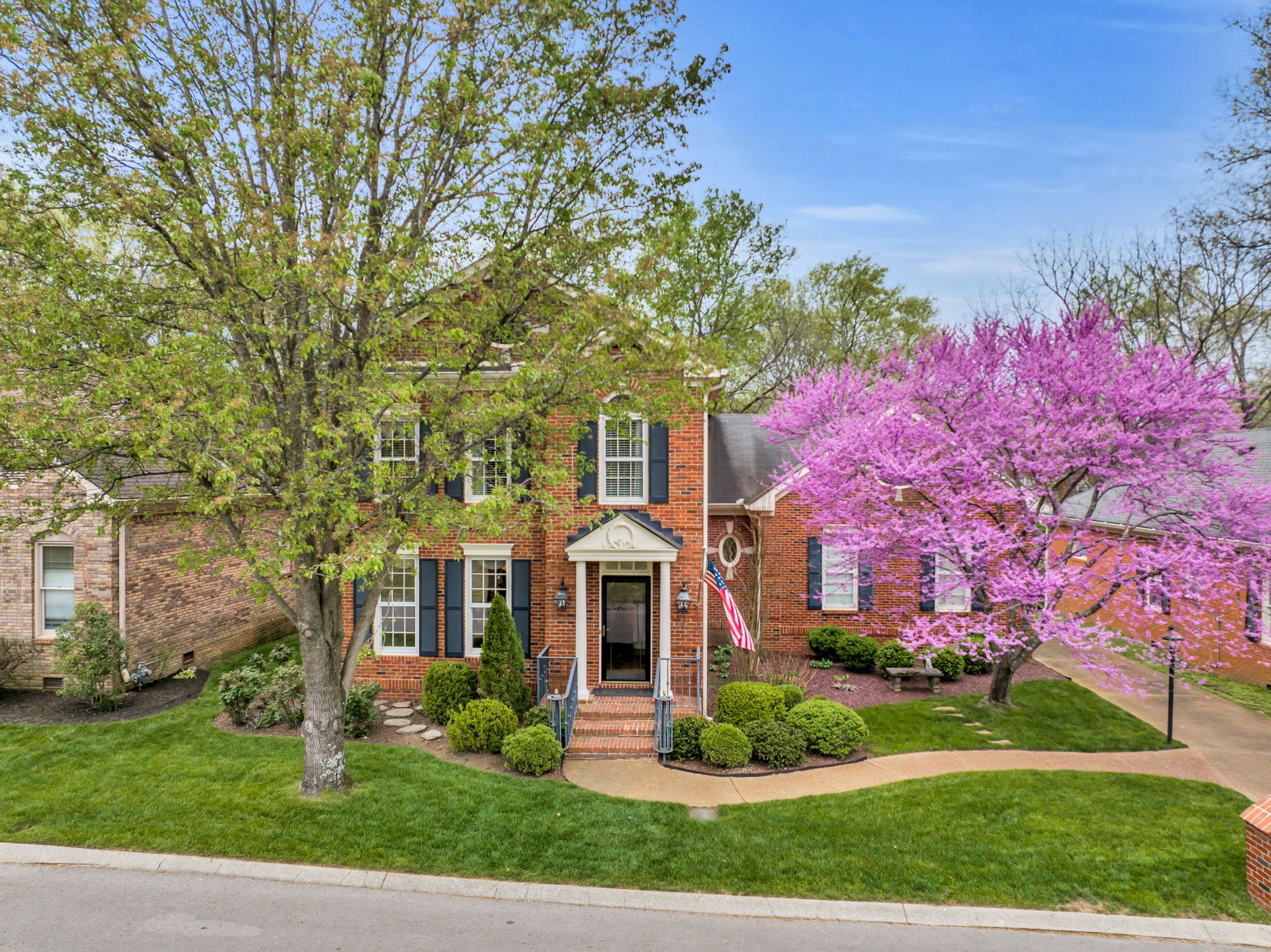 18 Lexington Grn
