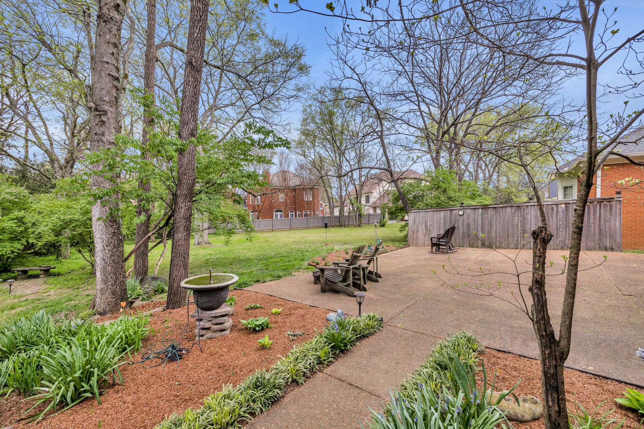 18 Lexington Grn