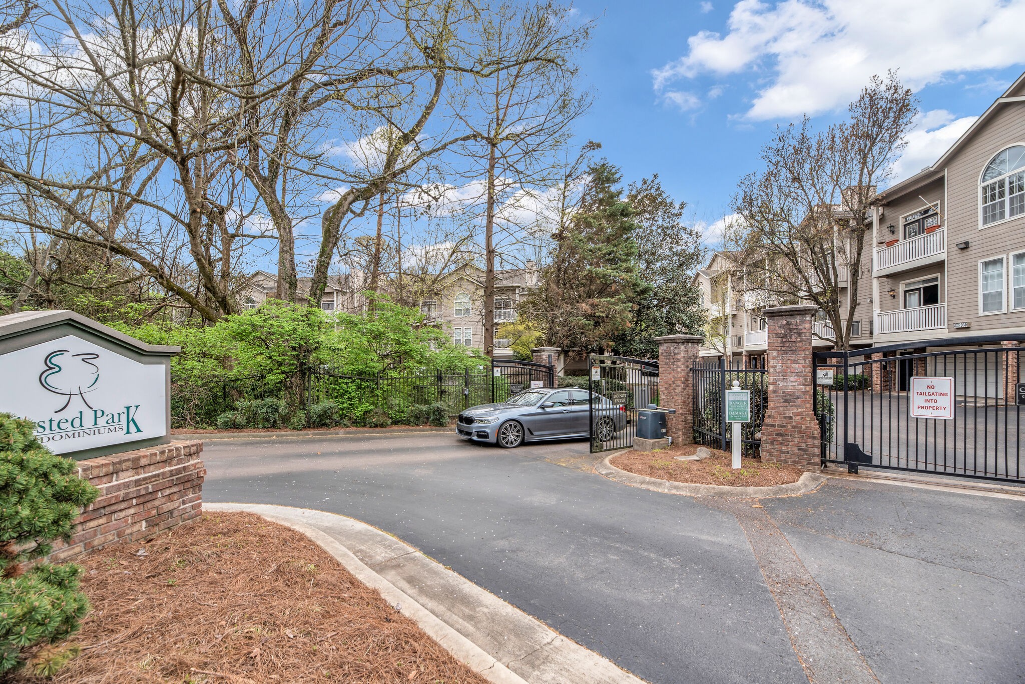 2015 Stokes Ln