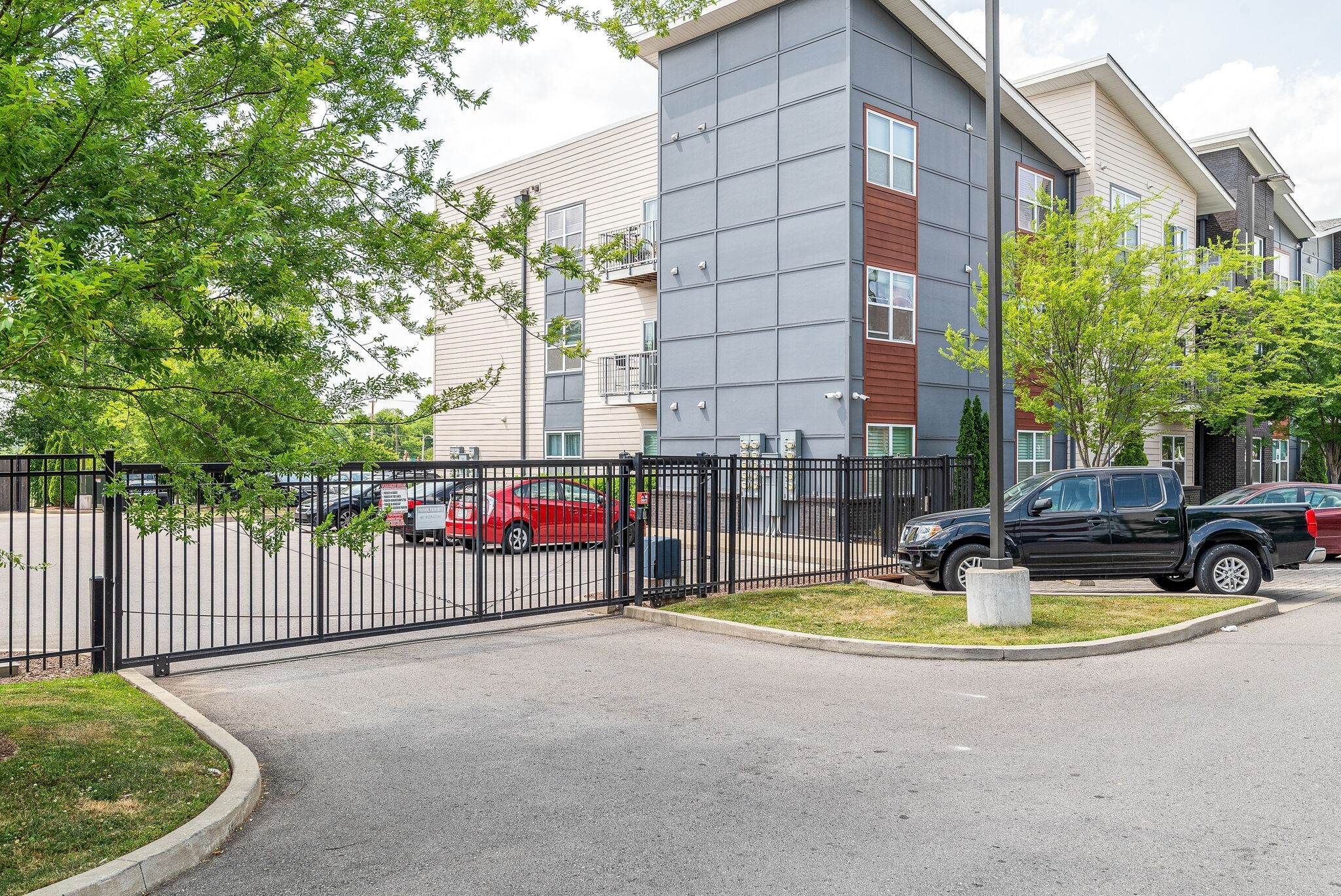 1122 Litton Ave Unit: 208