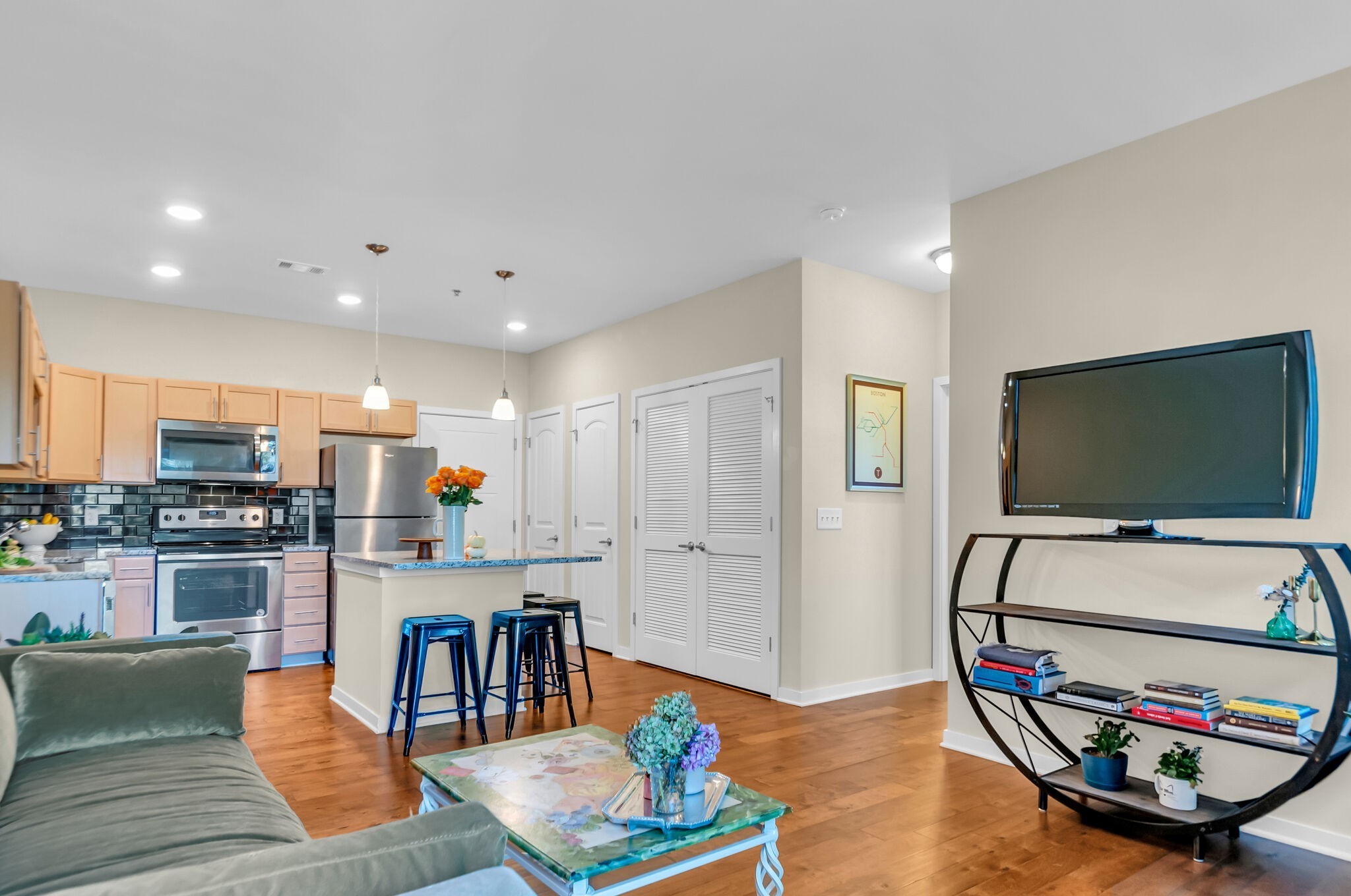 1122 Litton Ave Unit: 208
