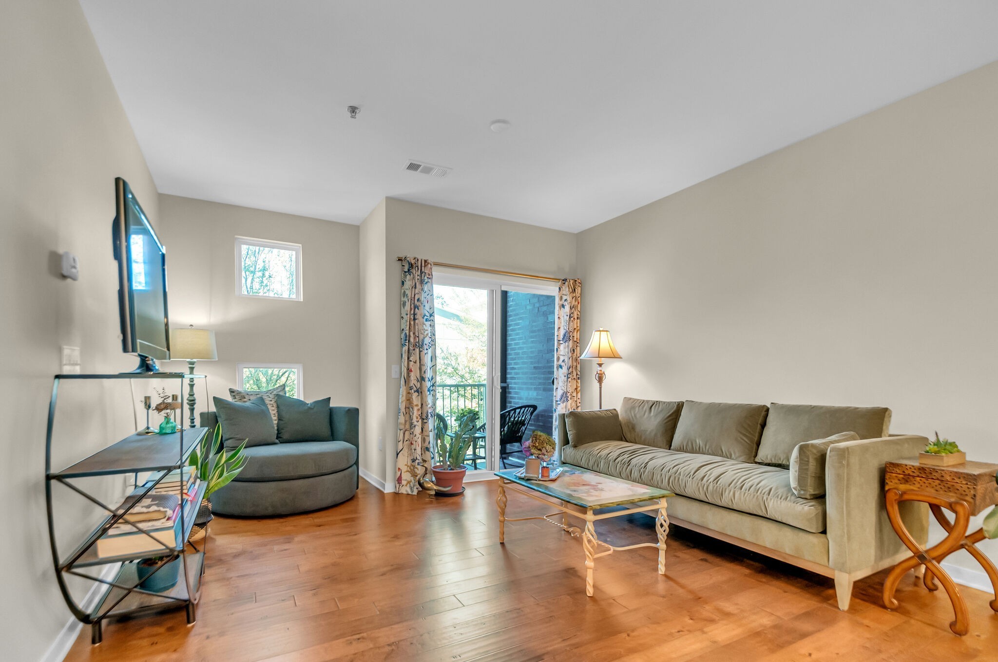 1122 Litton Ave Unit: 208