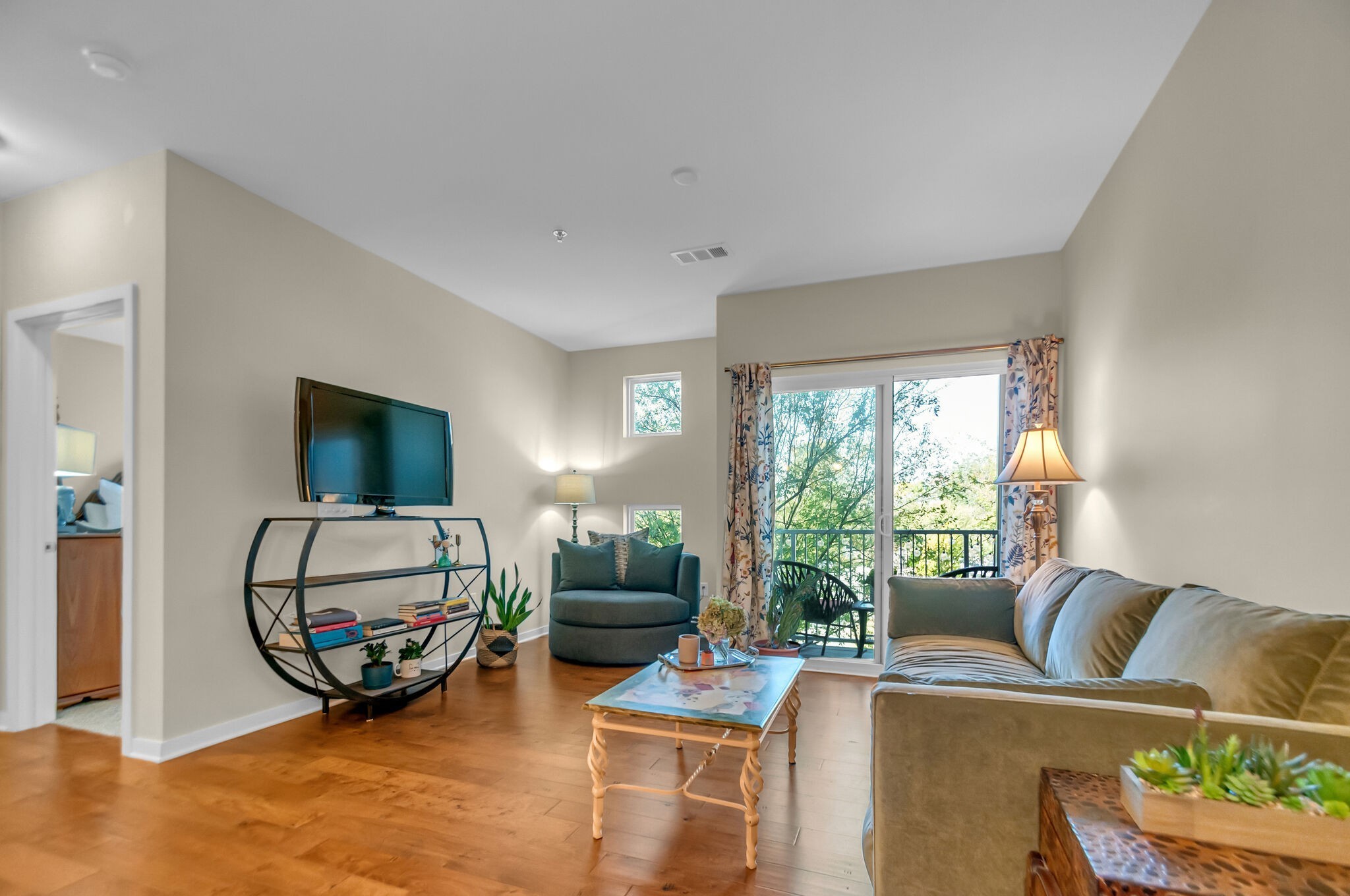 1122 Litton Ave Unit: 208