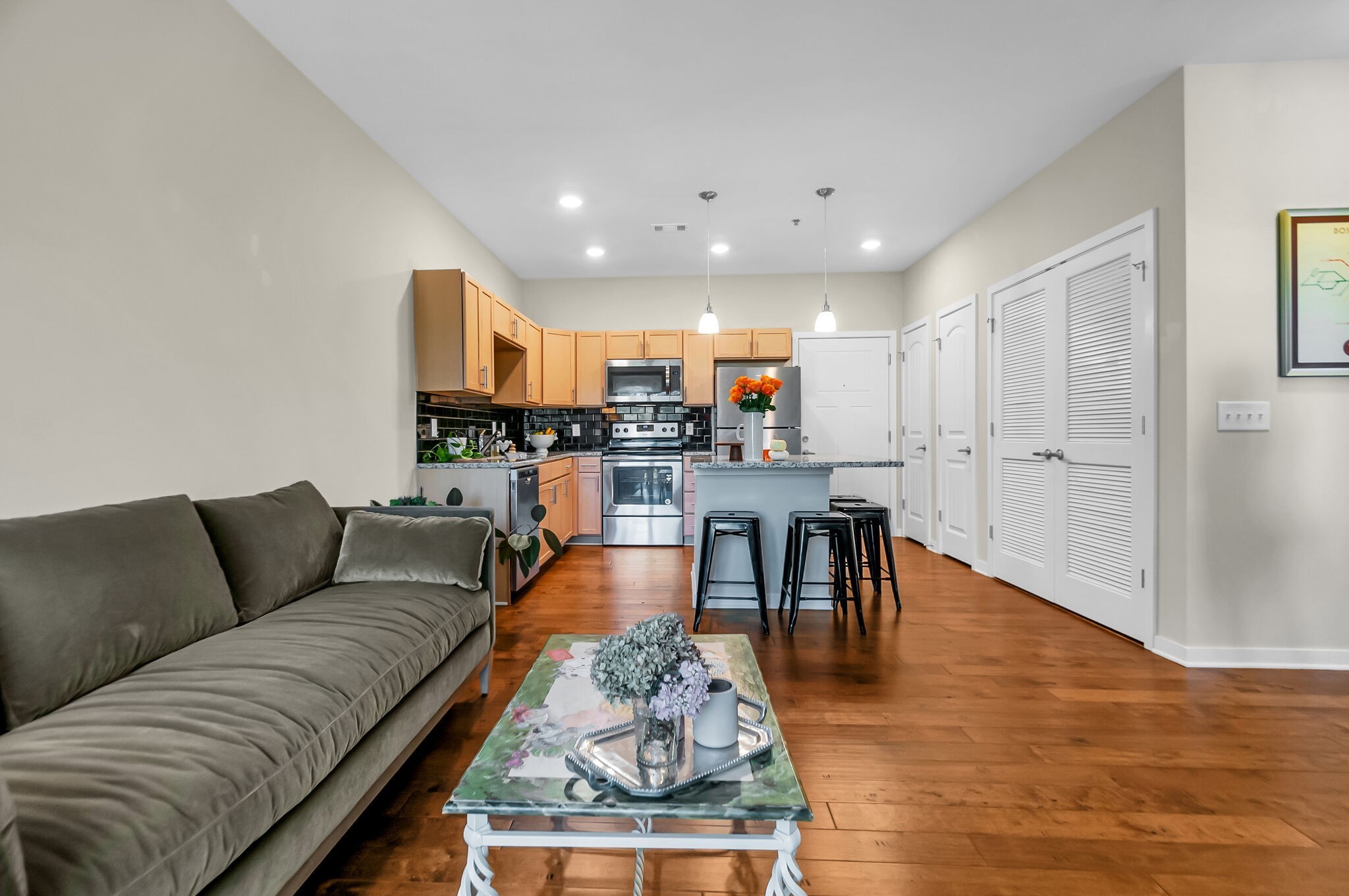 1122 Litton Ave Unit: 208