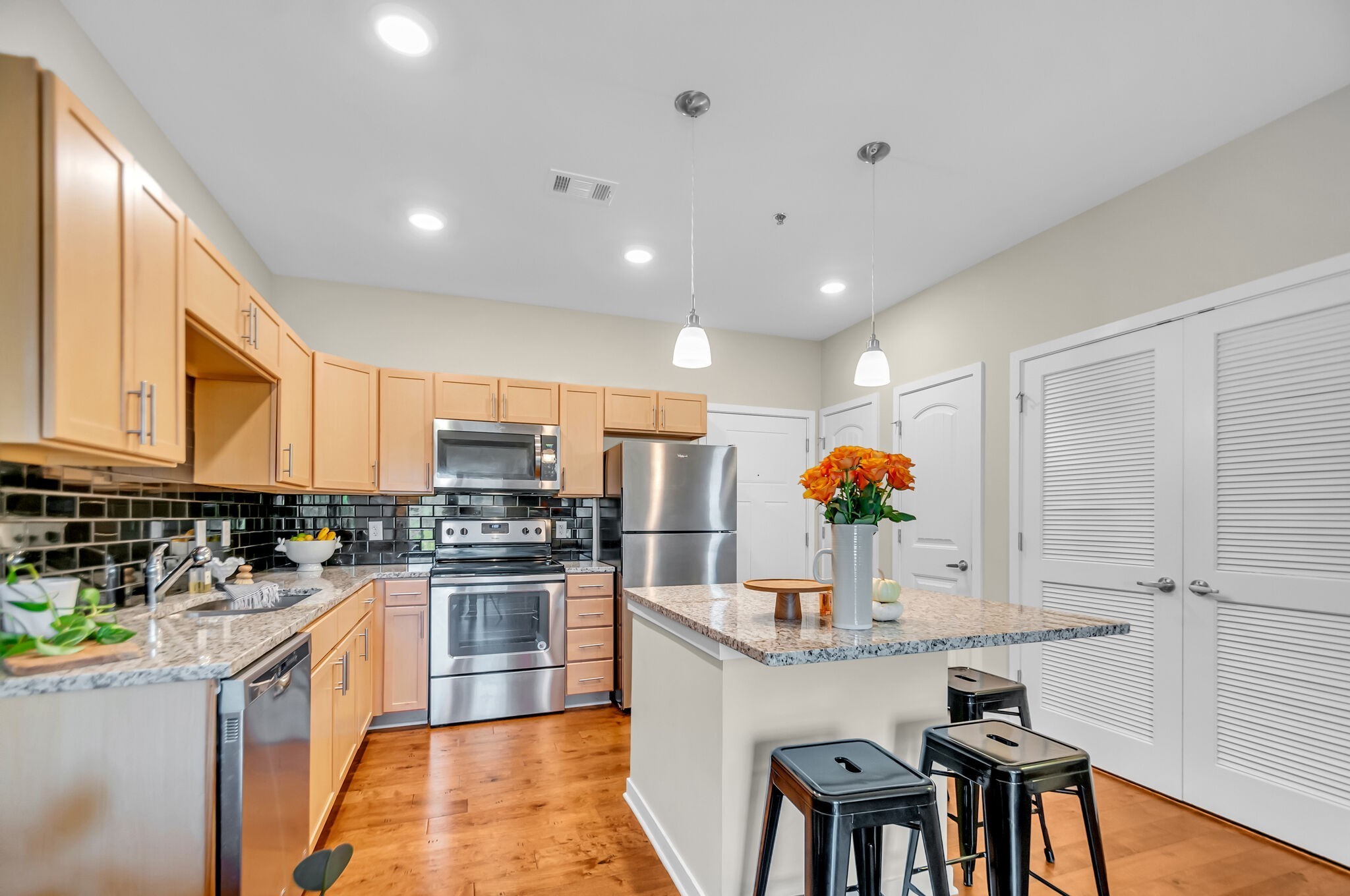 1122 Litton Ave Unit: 208