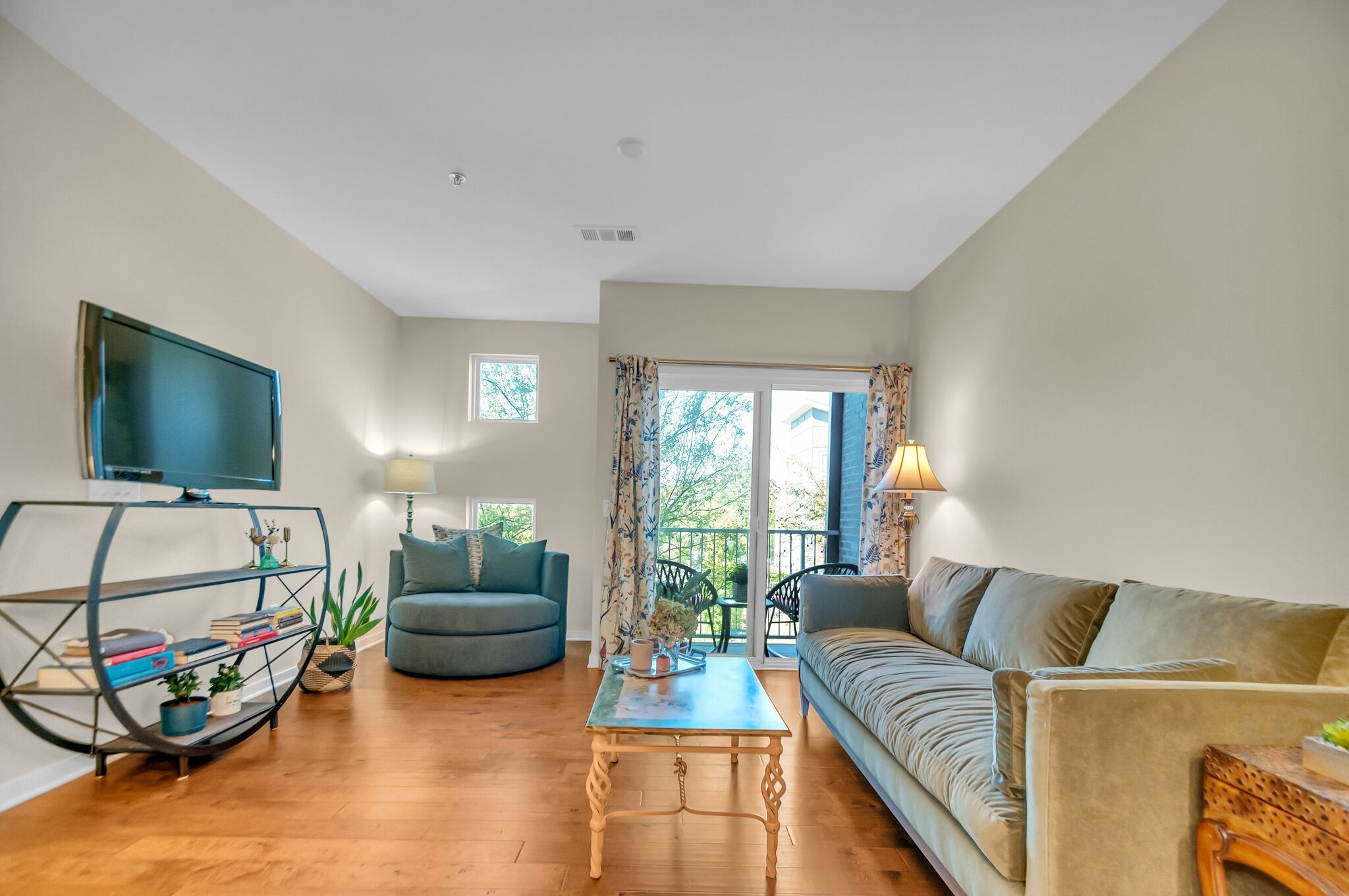 1122 Litton Ave Unit: 208