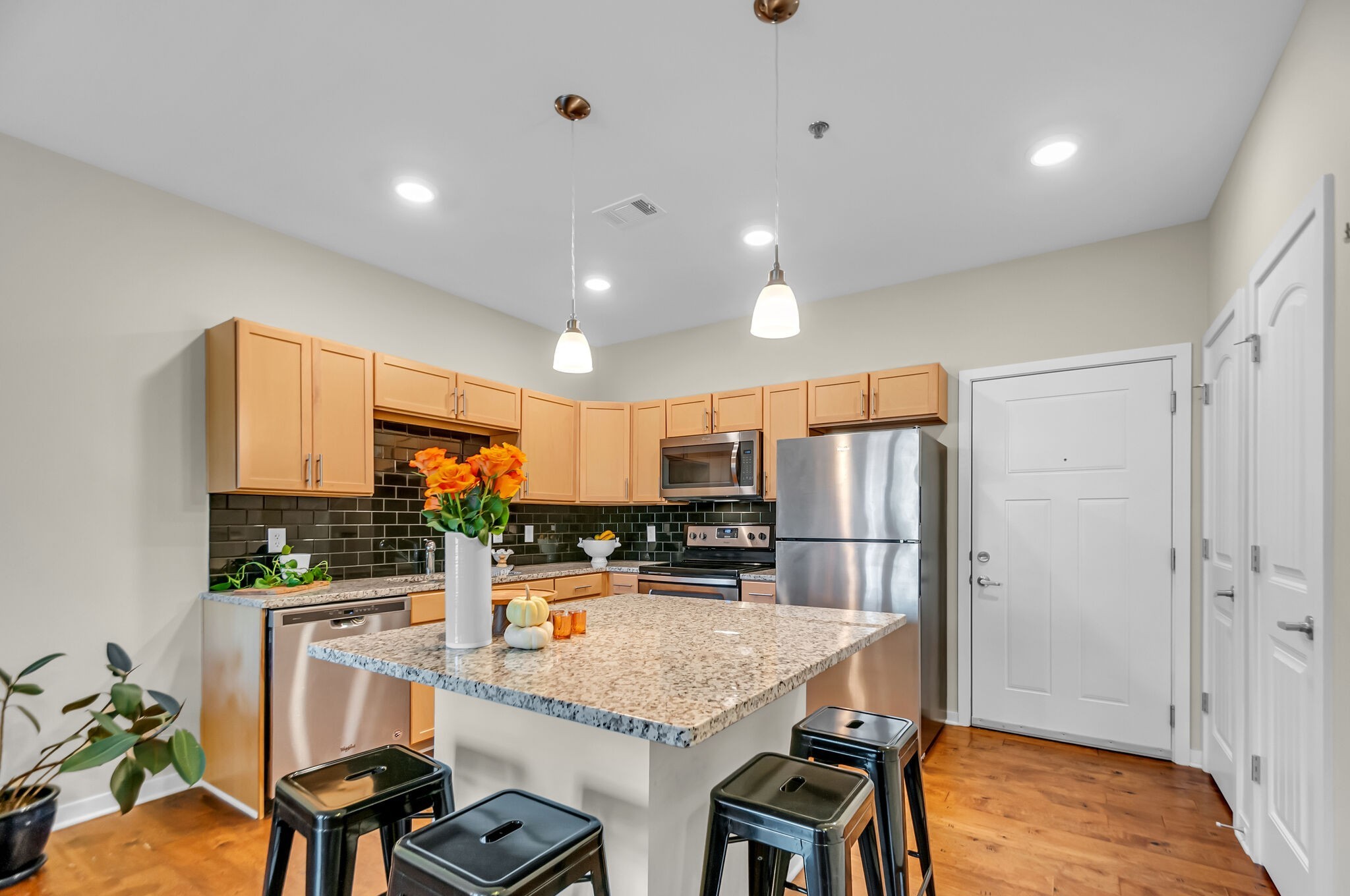 1122 Litton Ave Unit: 208