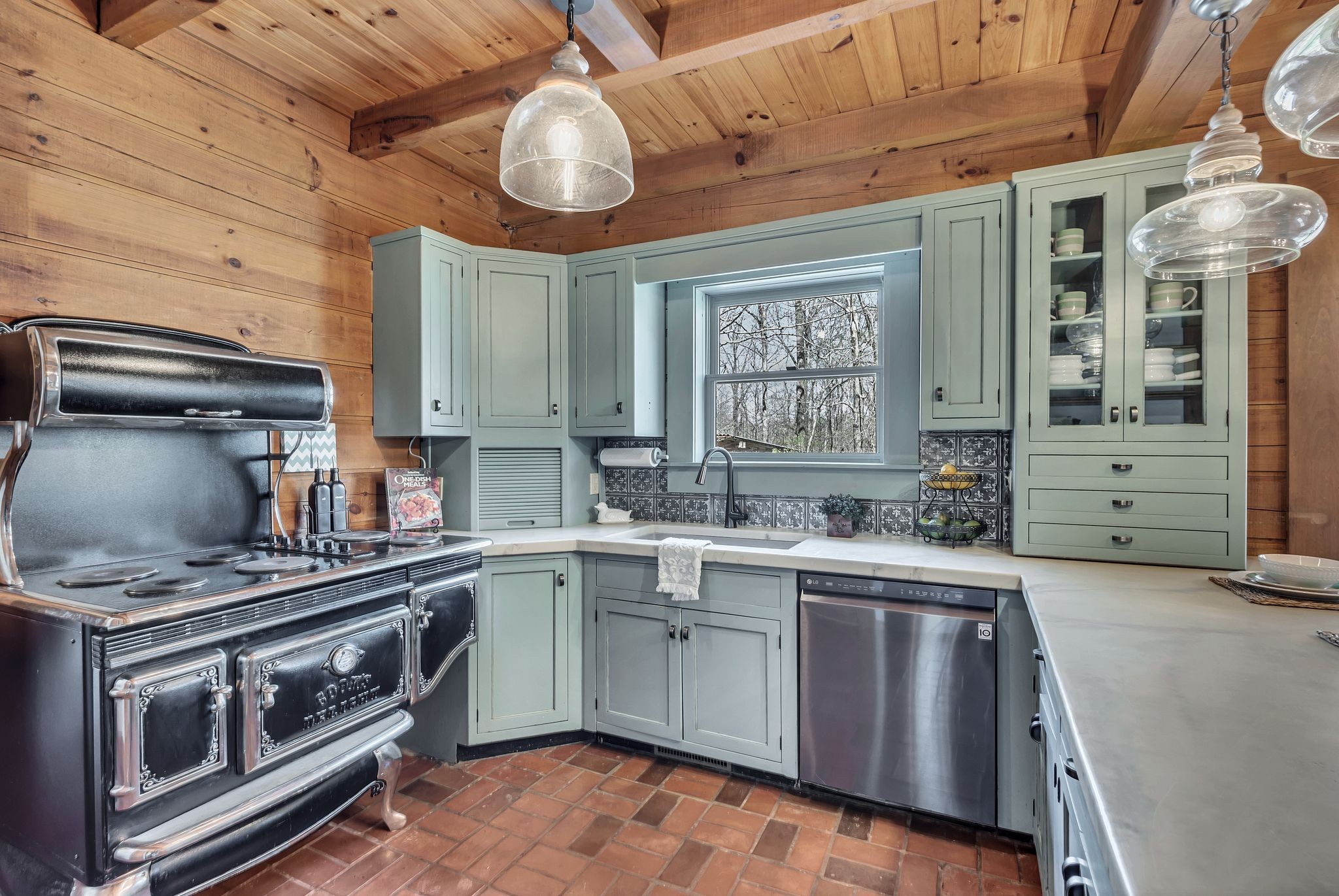 4138 Grays Point Rd