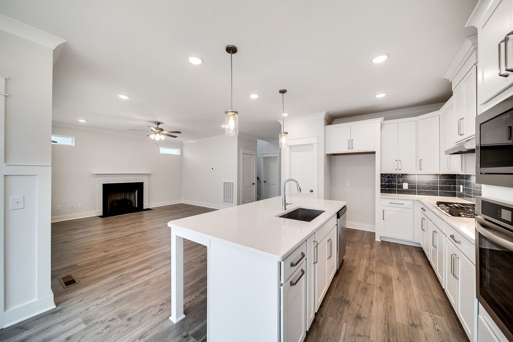 7304 Dutch River Circle