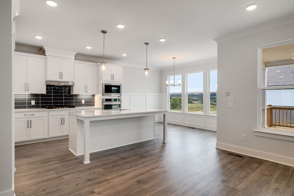 7304 Dutch River Circle