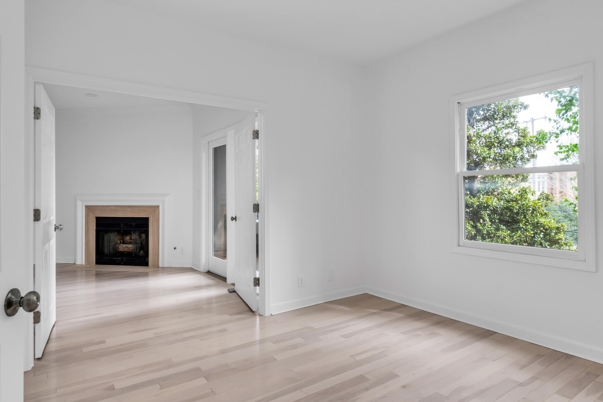 3818 W End Ave Unit: 201