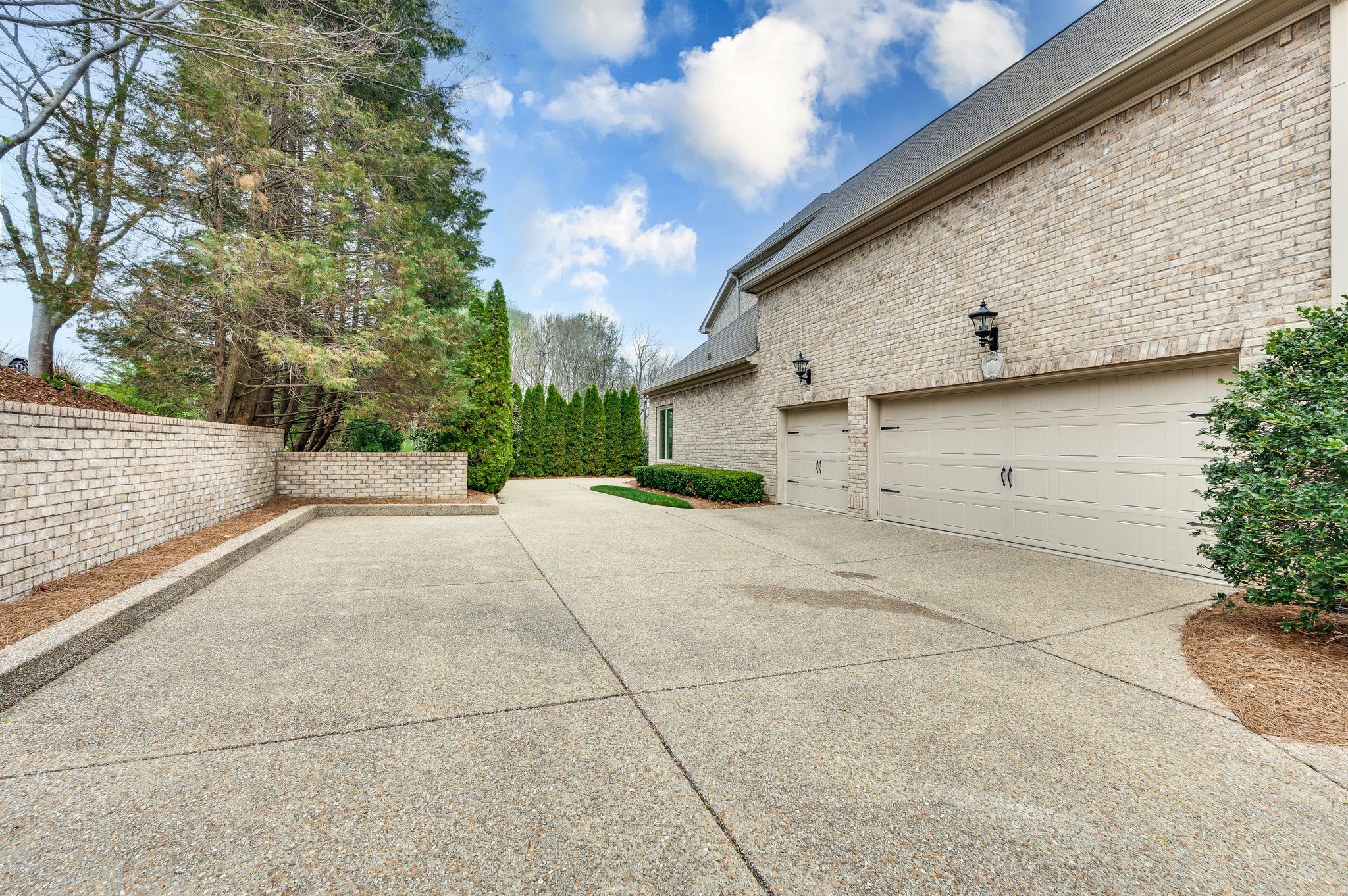 15 Innisbrook Ln
