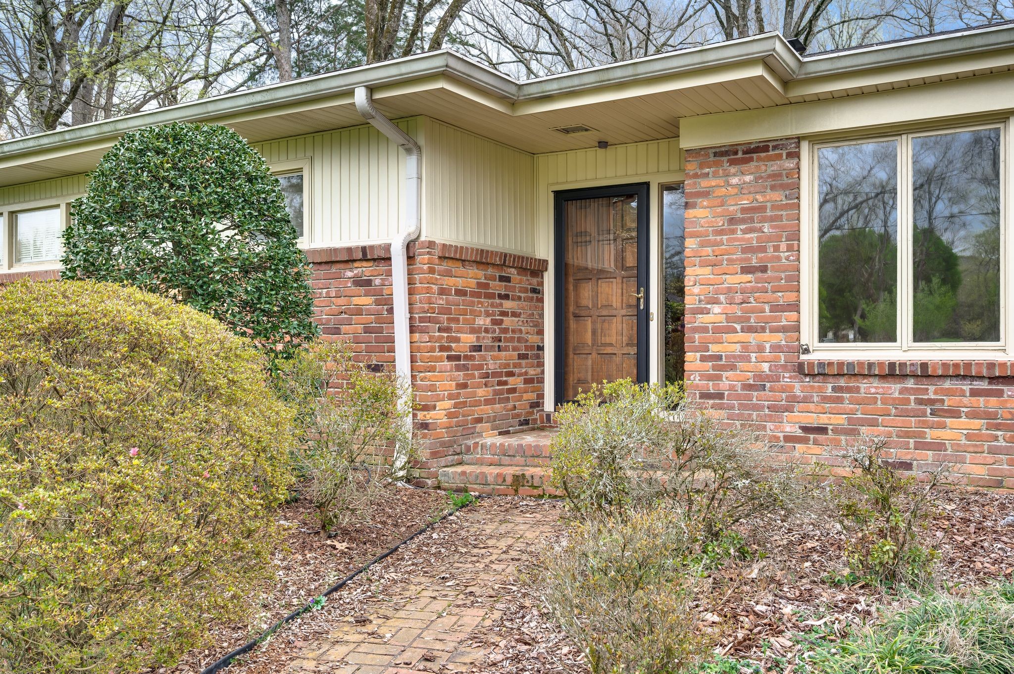 6028 Gardendale Dr
