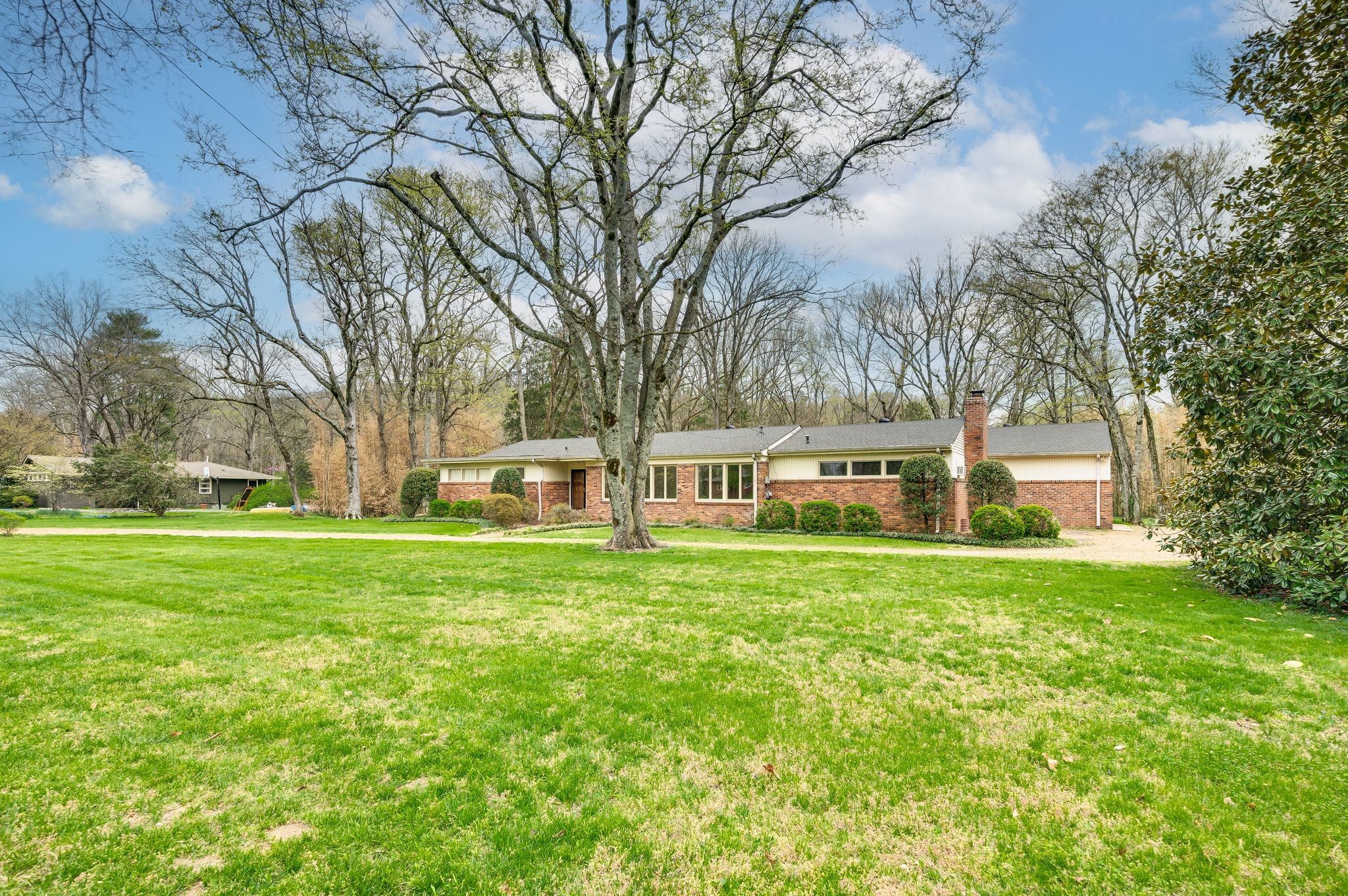6028 Gardendale Dr