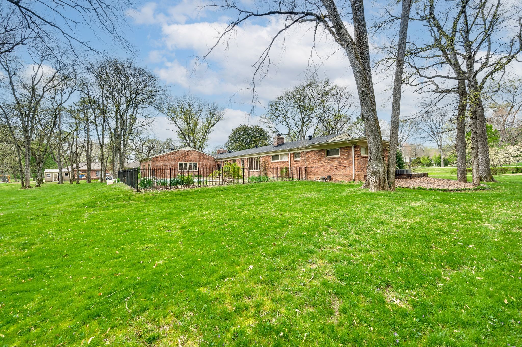 6028 Gardendale Dr