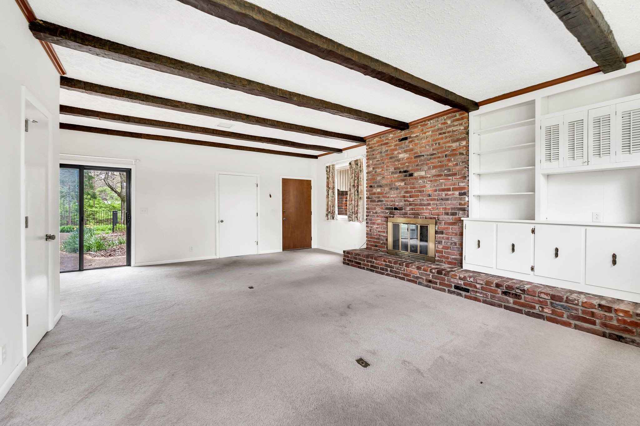 6028 Gardendale Dr