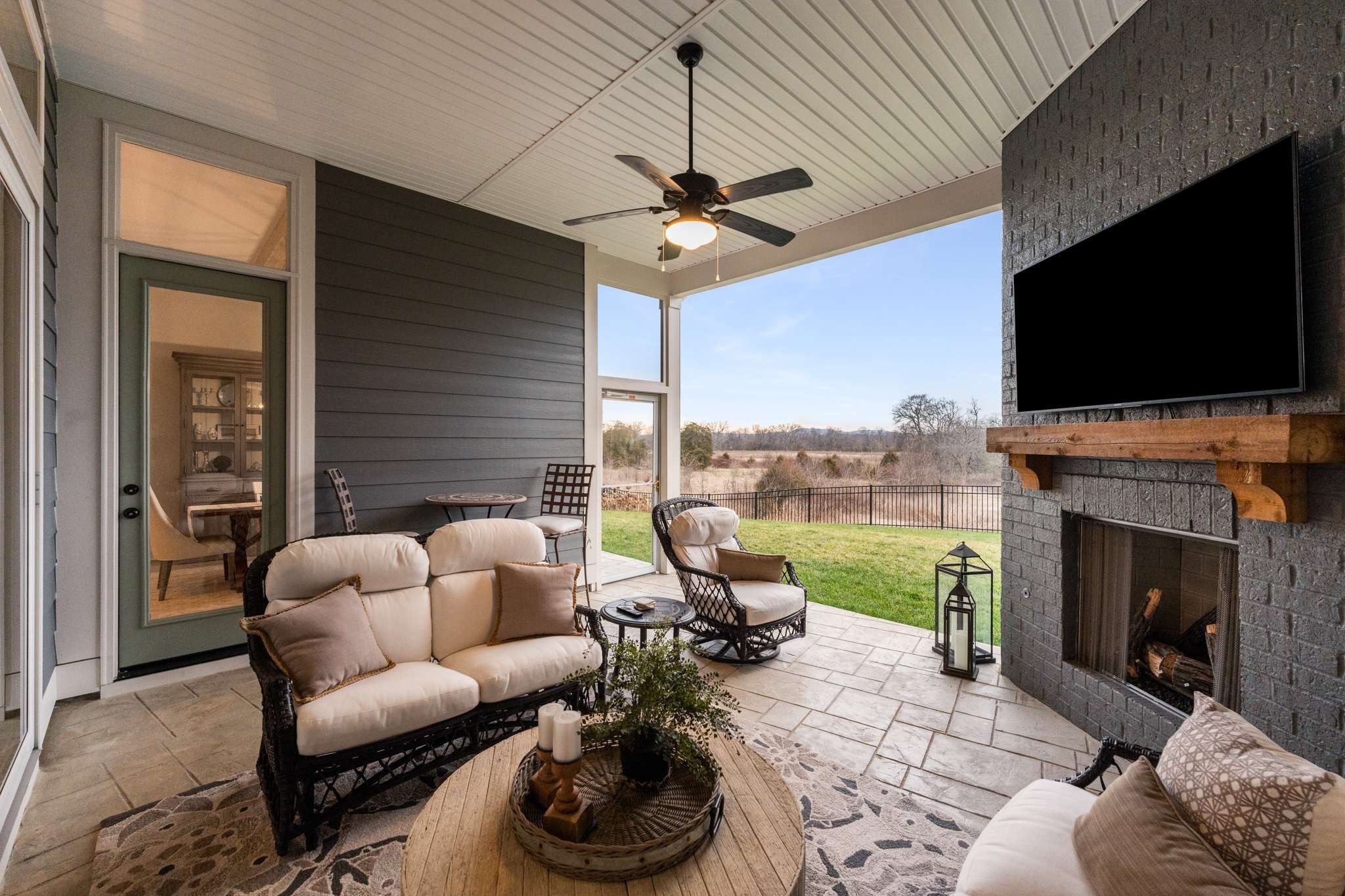 7592 Delancey Dr