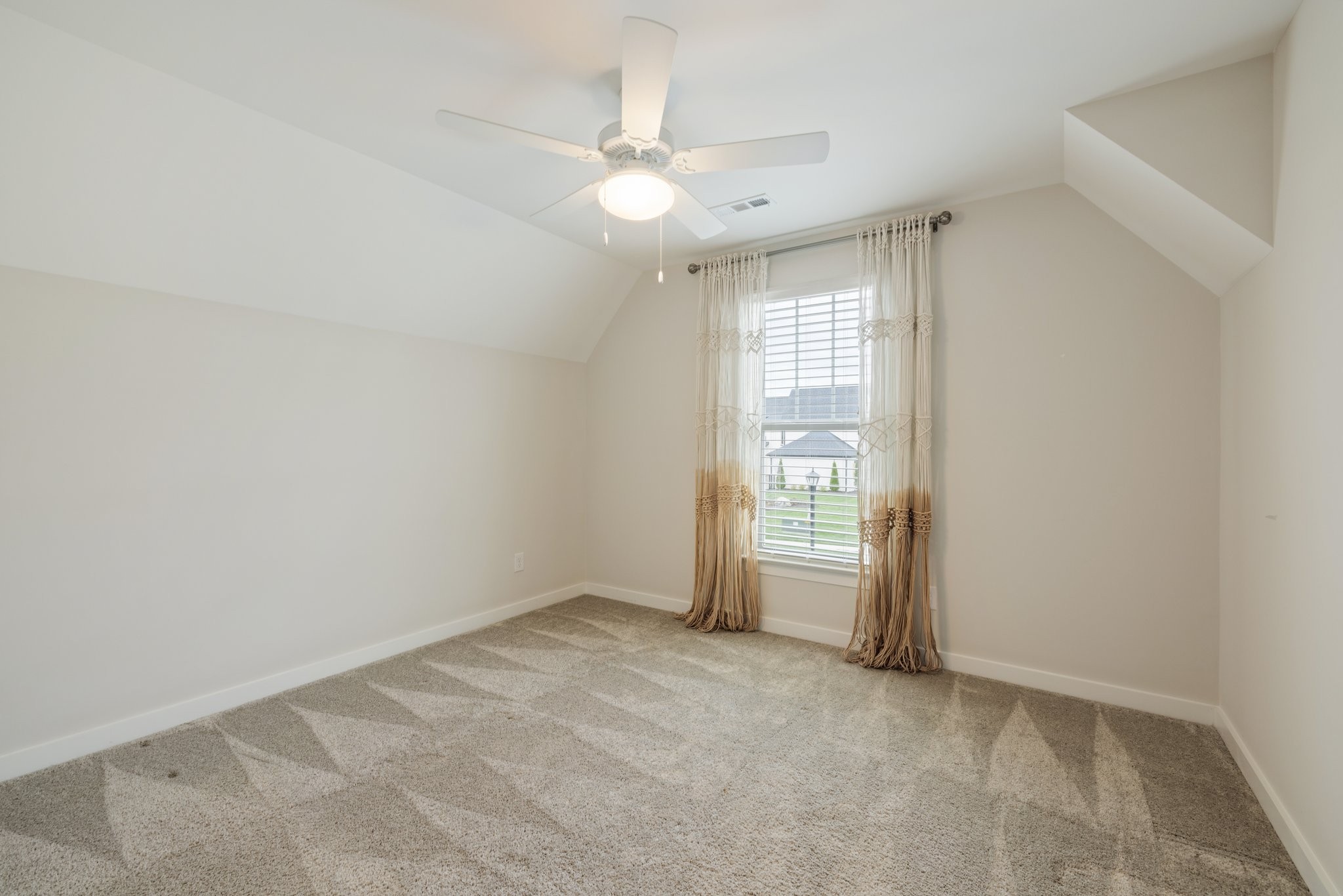 7592 Delancey Dr