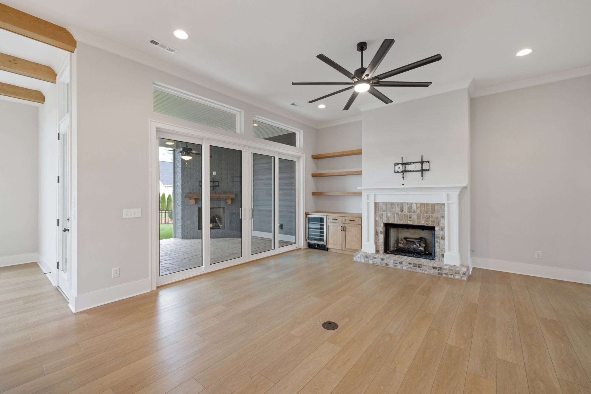 7592 Delancey Dr