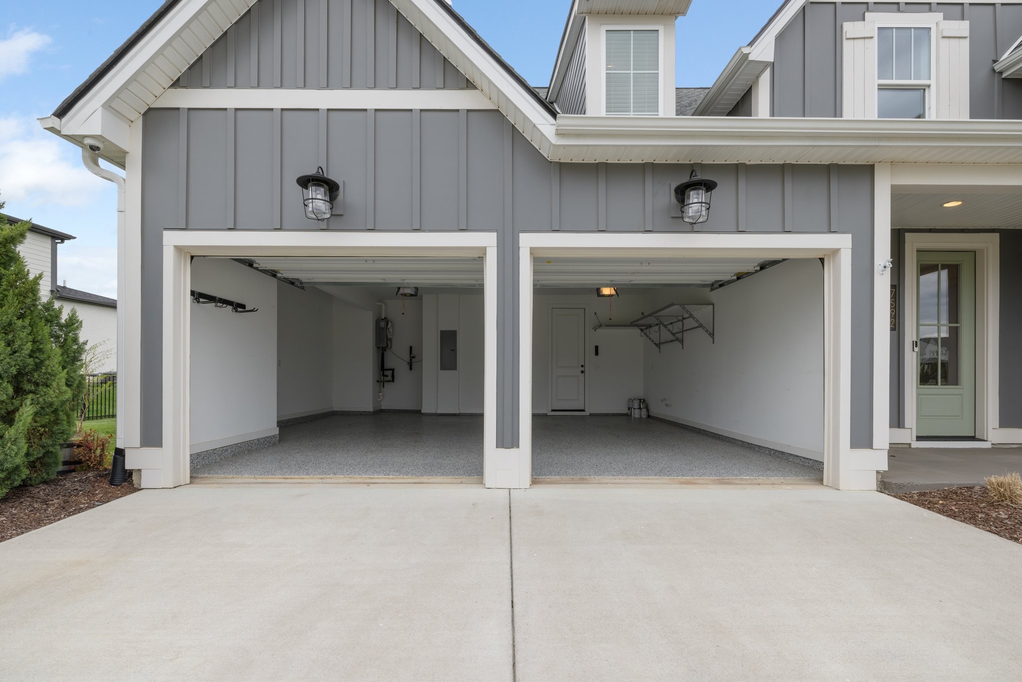 7592 Delancey Dr