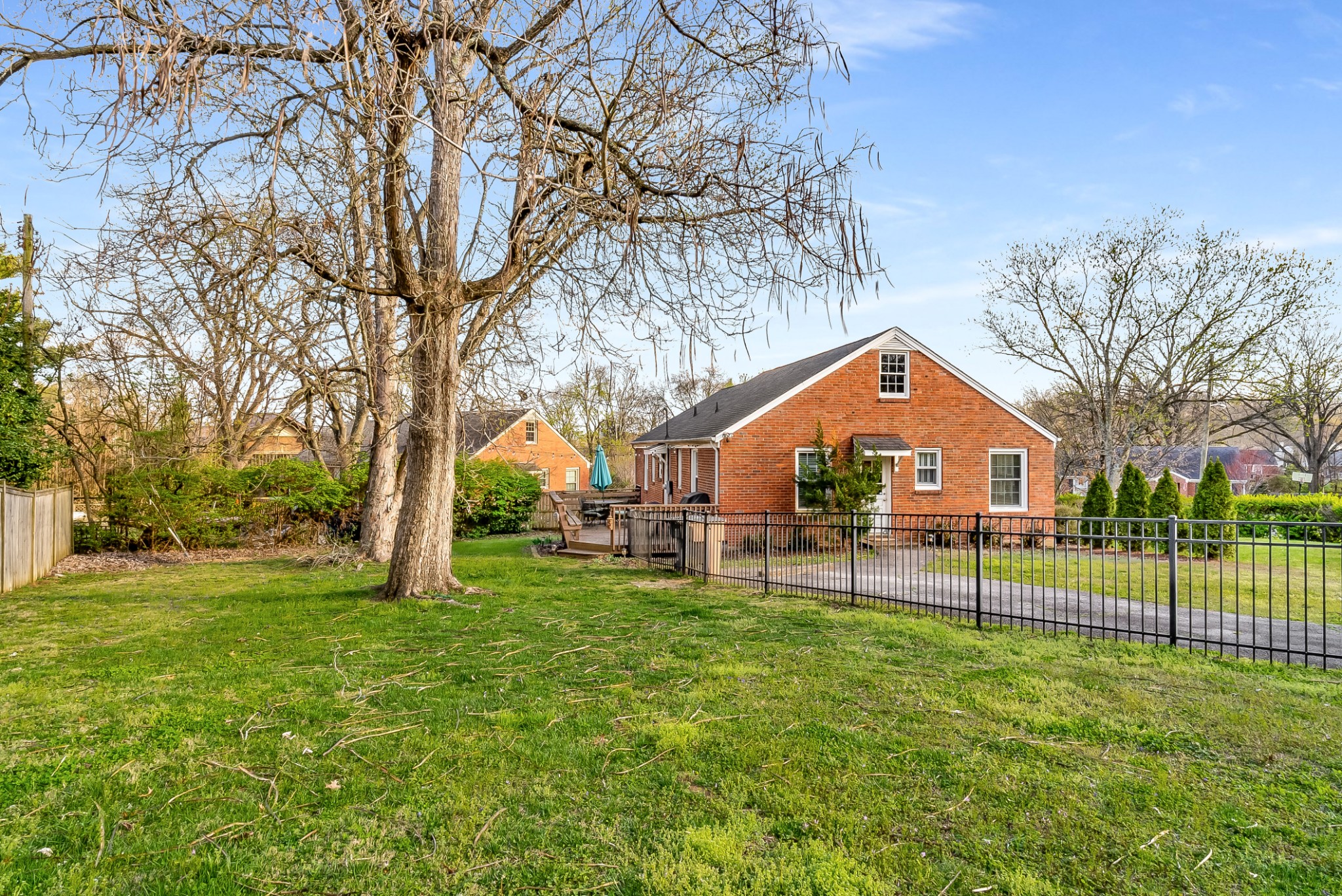 5618 Knob Rd