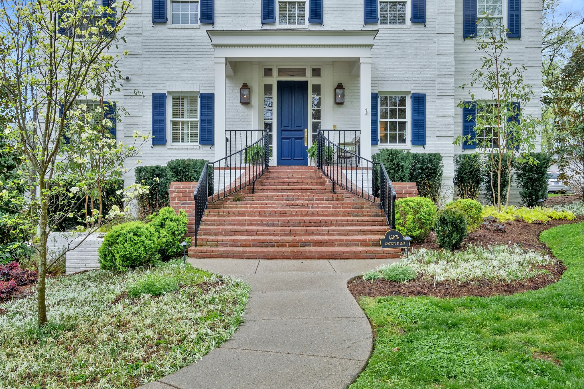 4307A Iroquois Ave