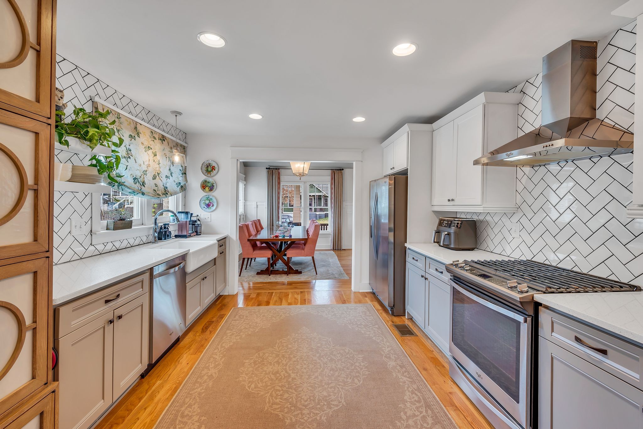 1614 Lillian St