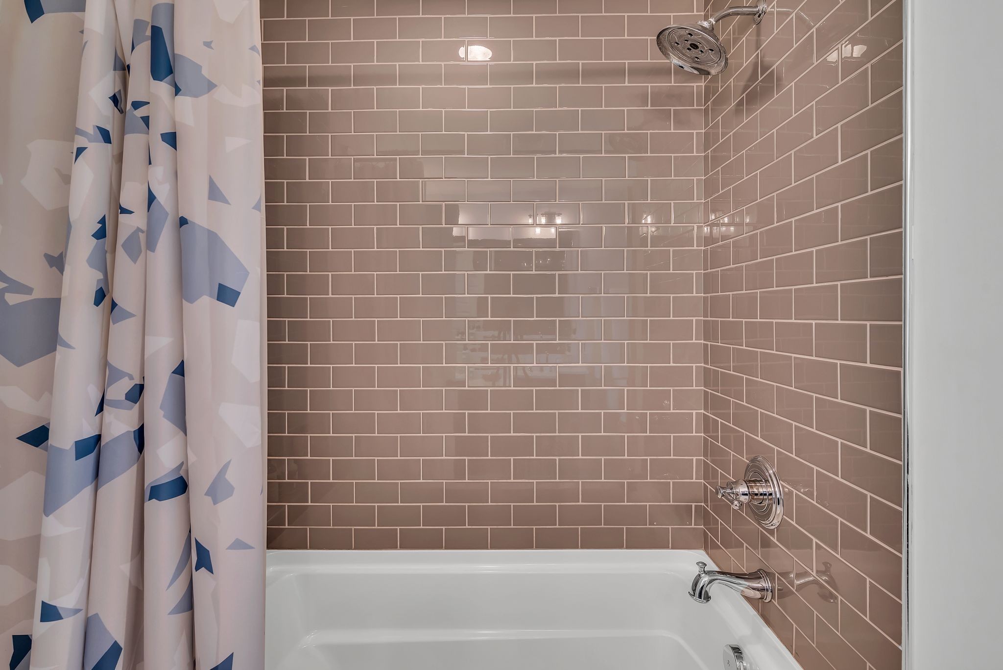 1614 Lillian St
