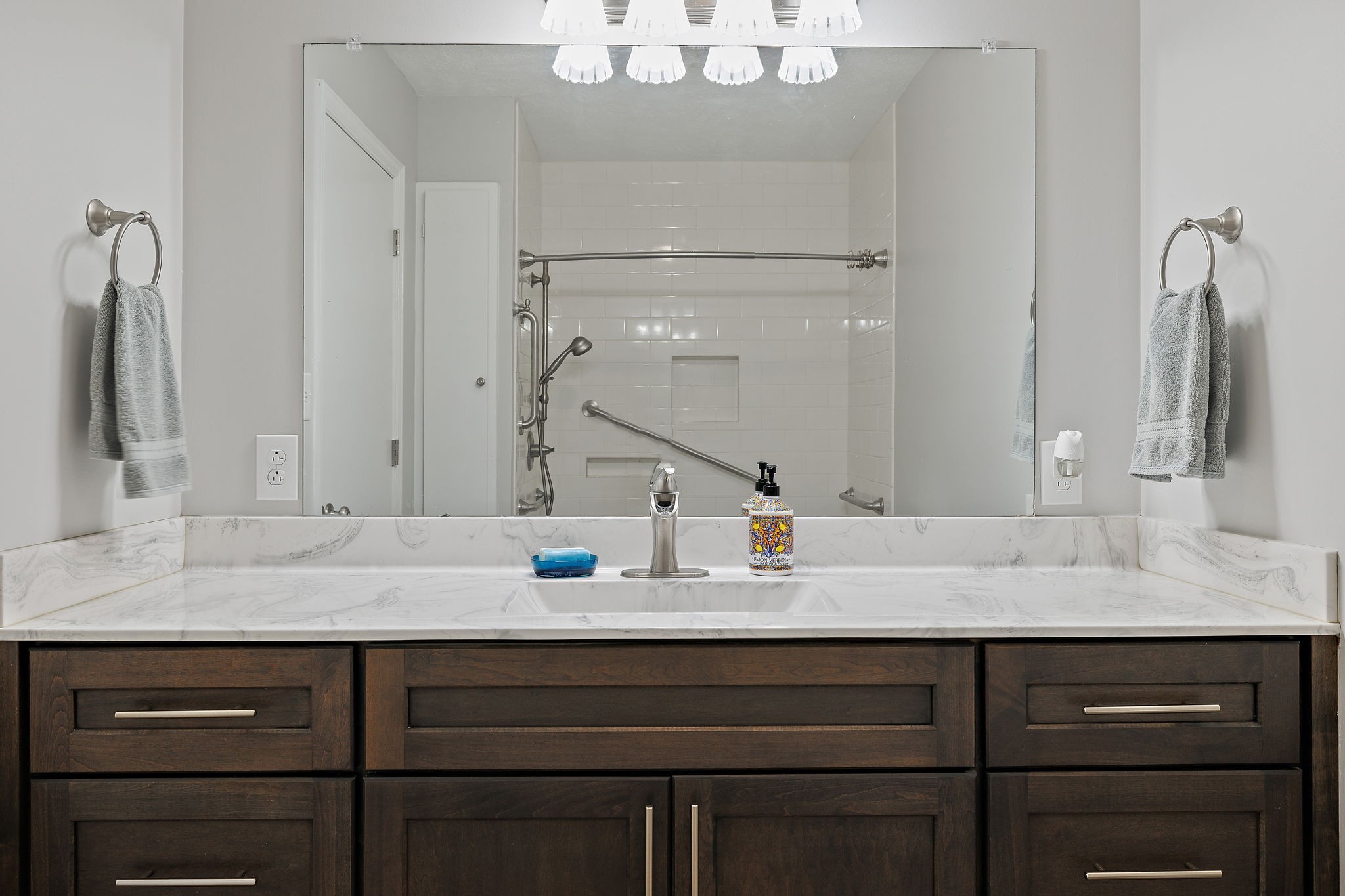 198 Thompson Cemetery Rd