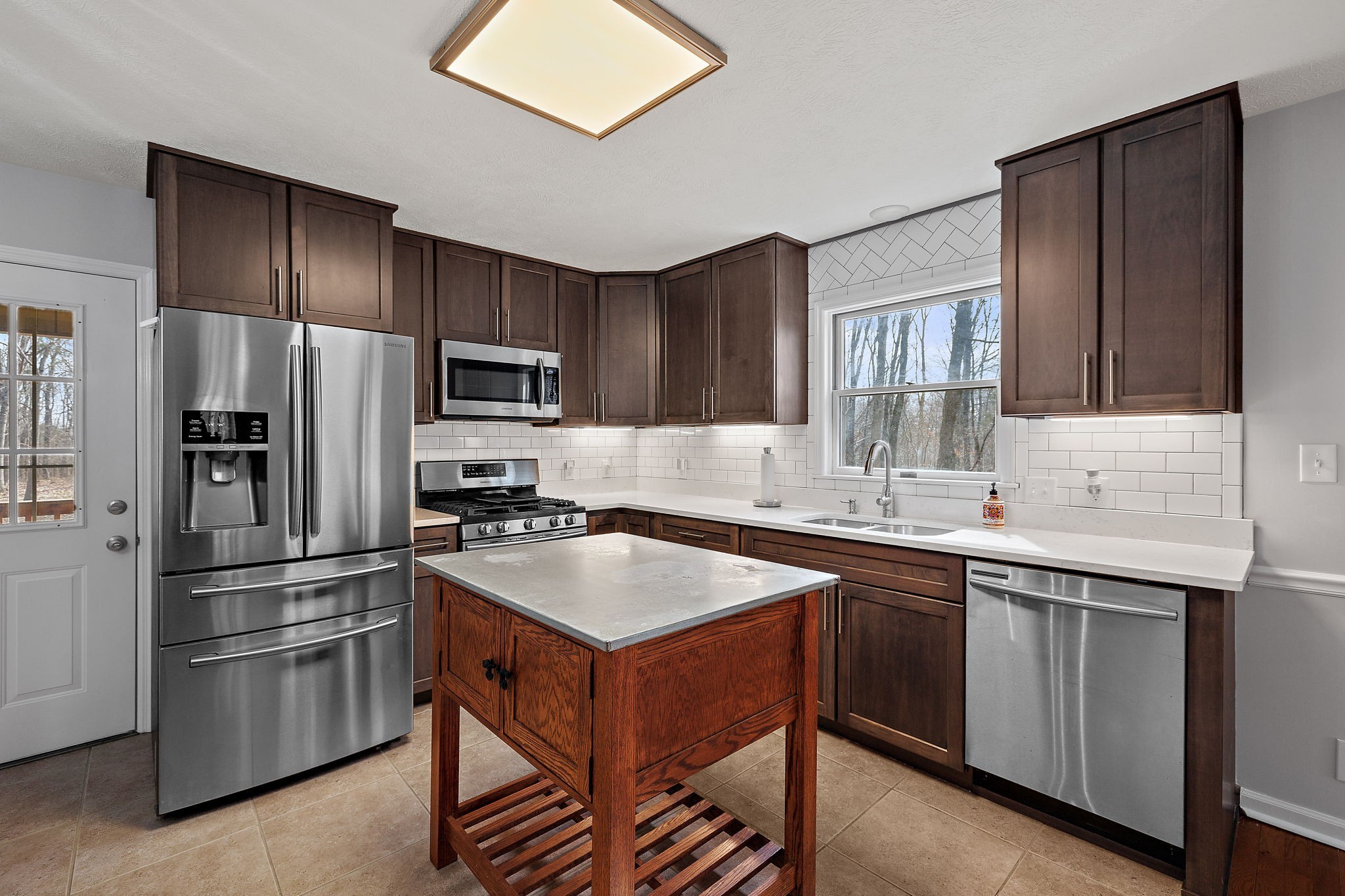 198 Thompson Cemetery Rd