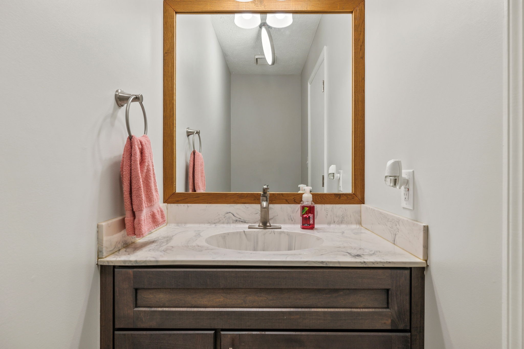 198 Thompson Cemetery Rd