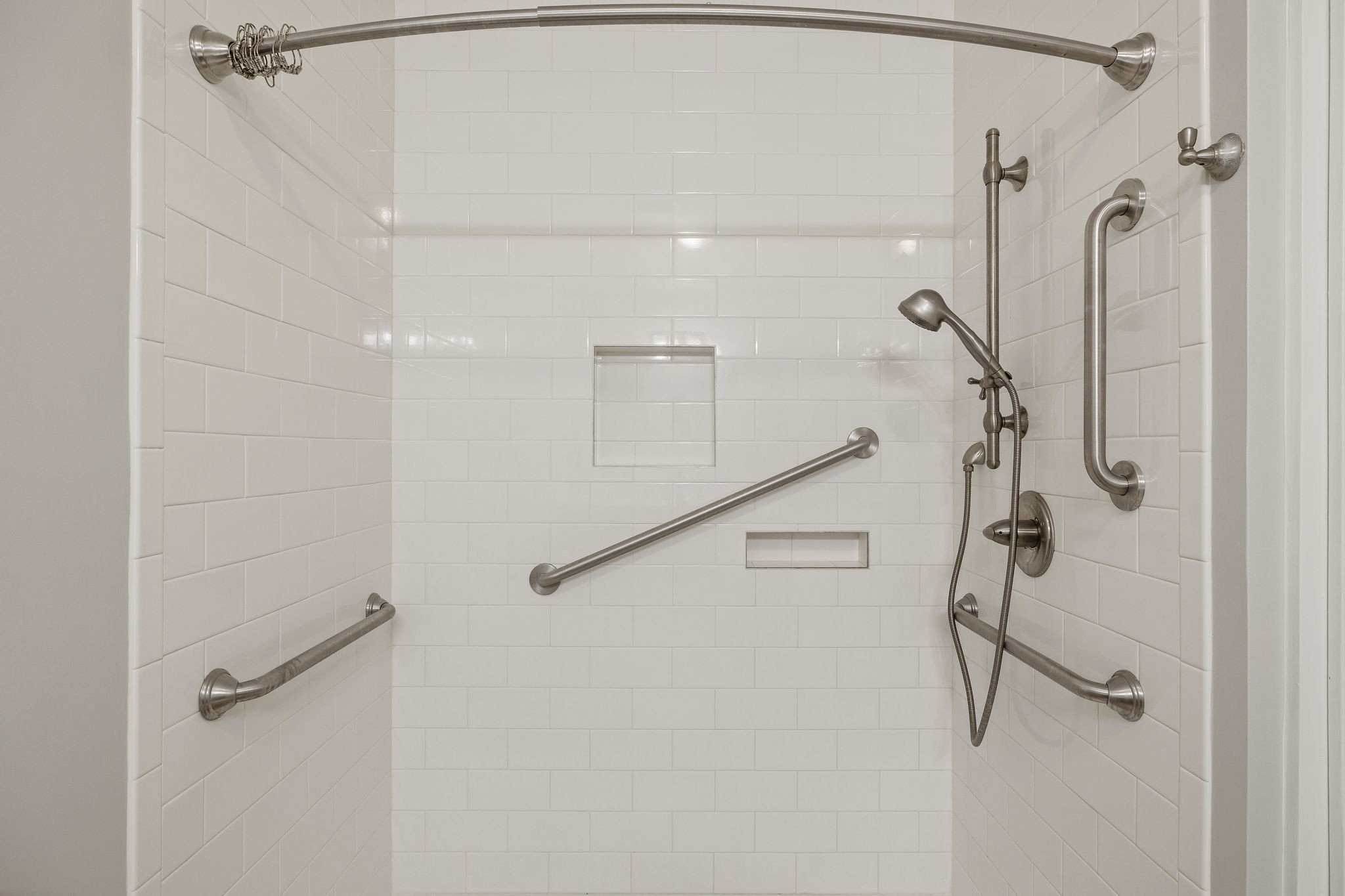 198 Thompson Cemetery Rd