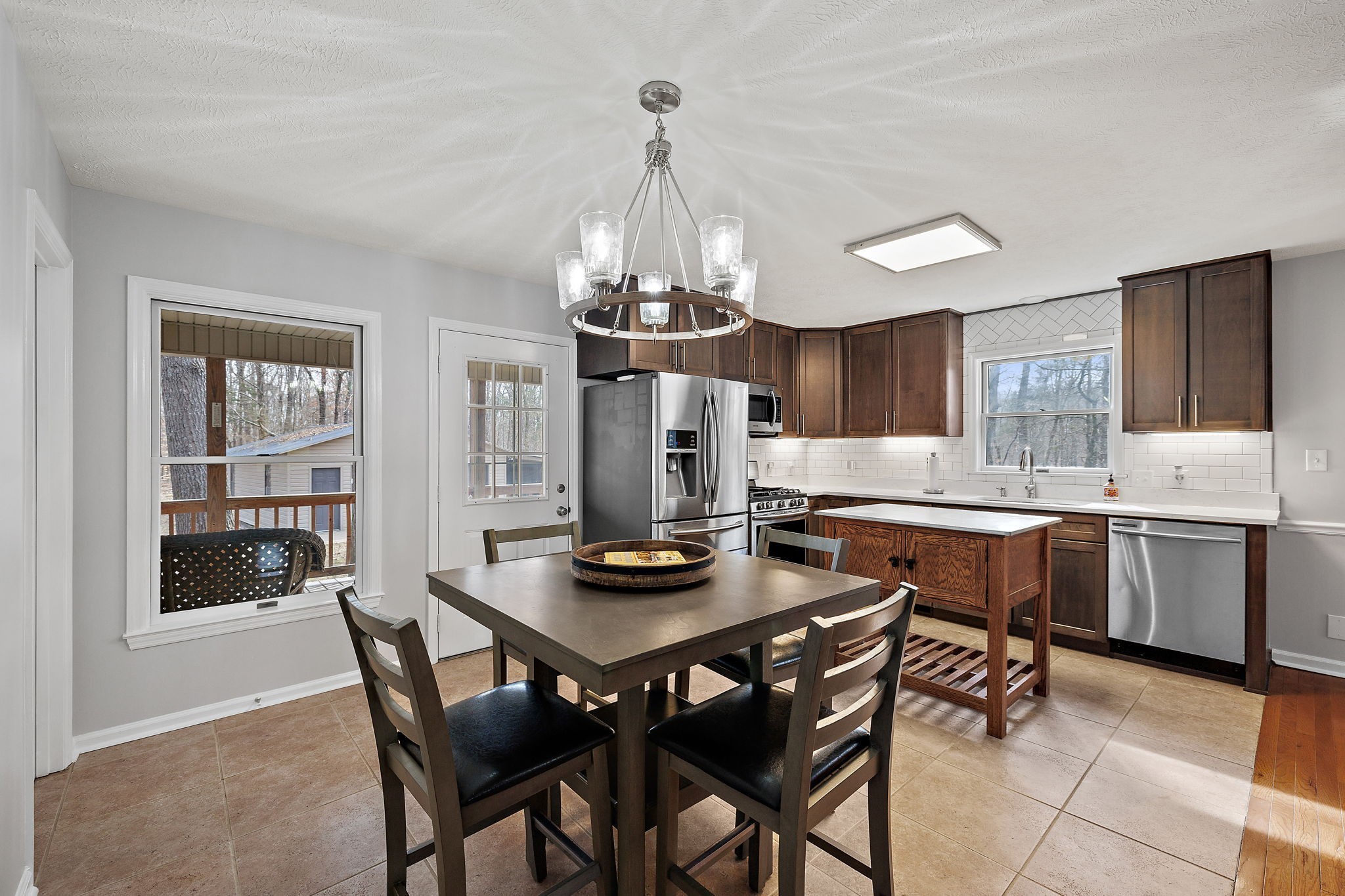 198 Thompson Cemetery Rd