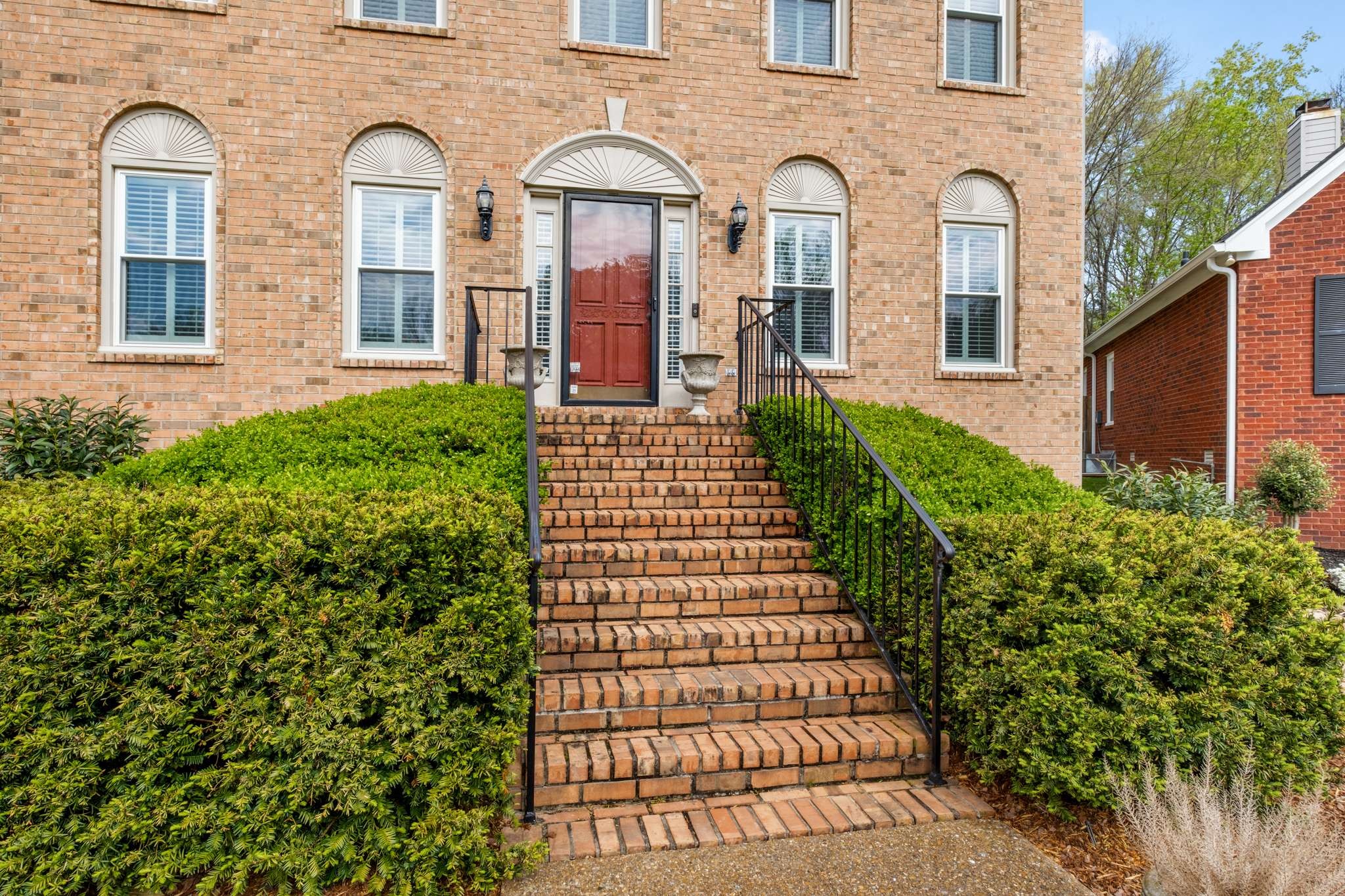 8461 Indian Hills Dr