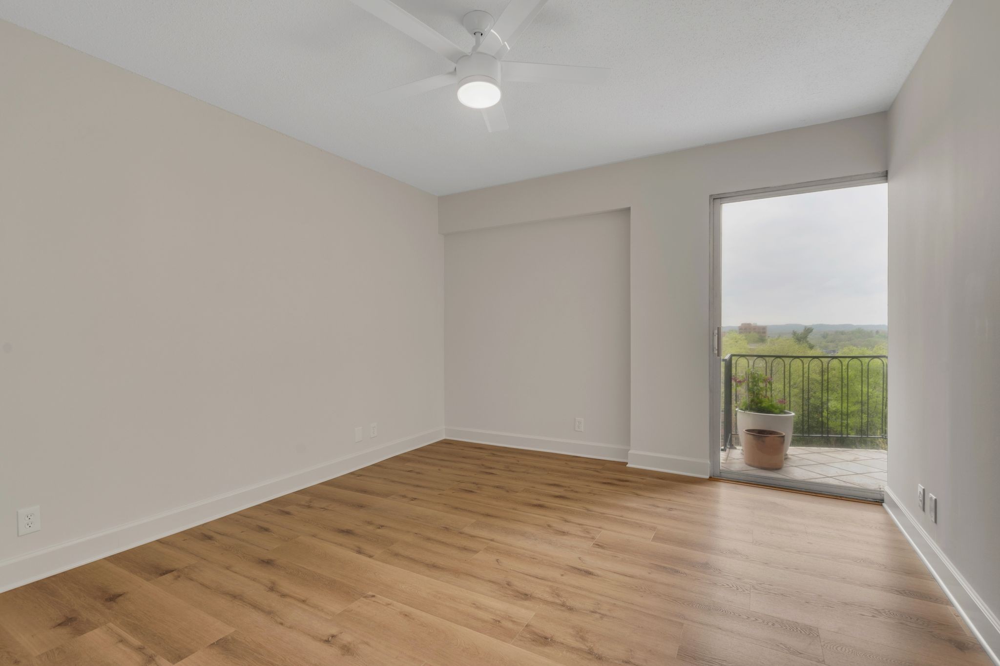 4215 Harding Pike Unit: 912