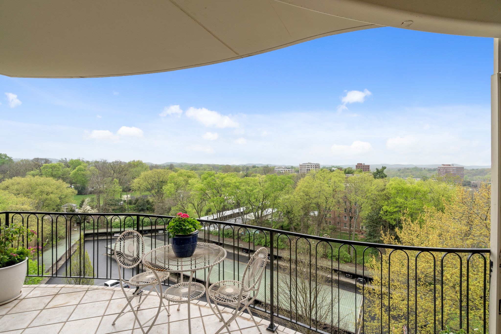 4215 Harding Pike Unit: 912