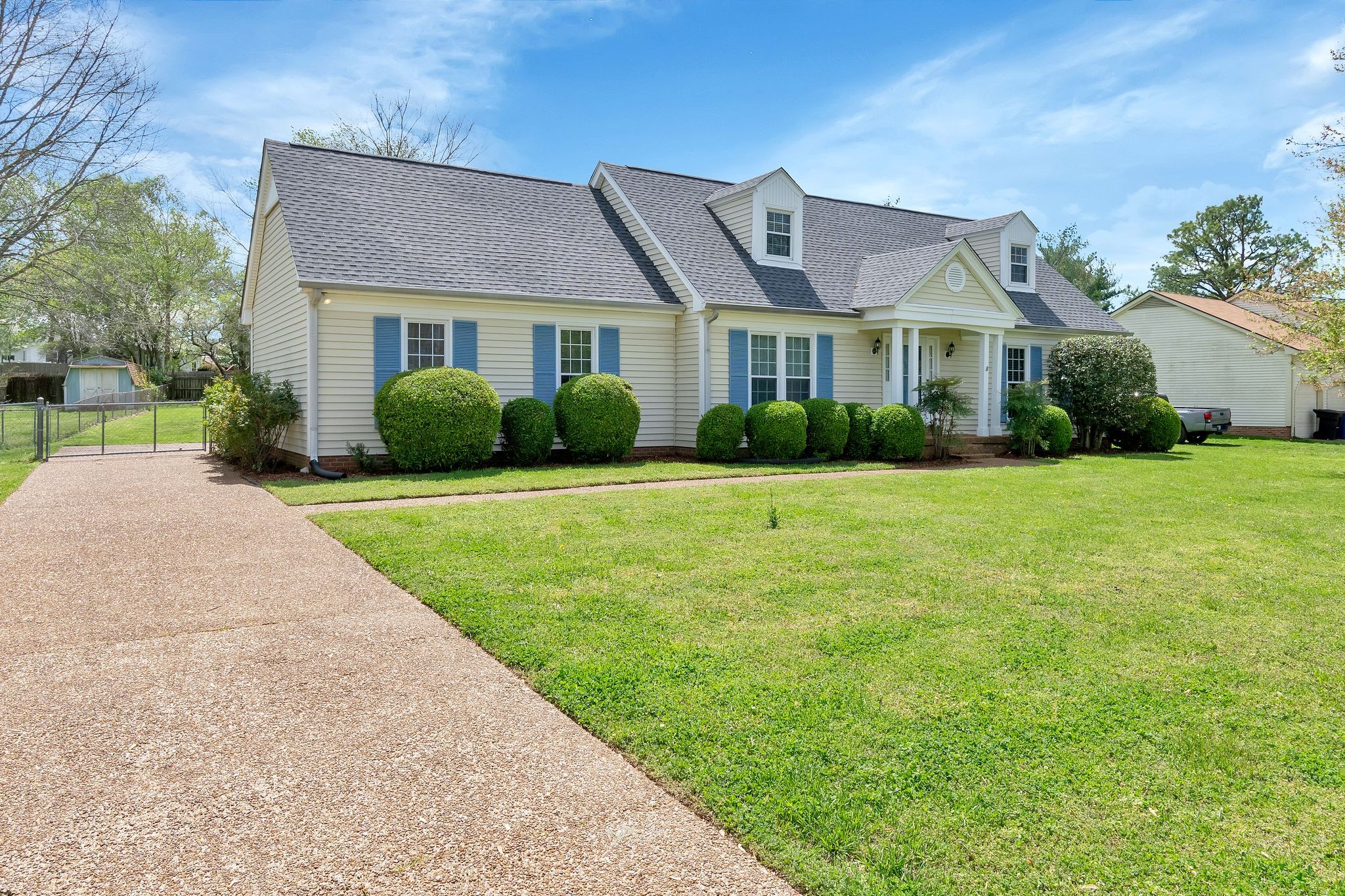512 Riverview Dr