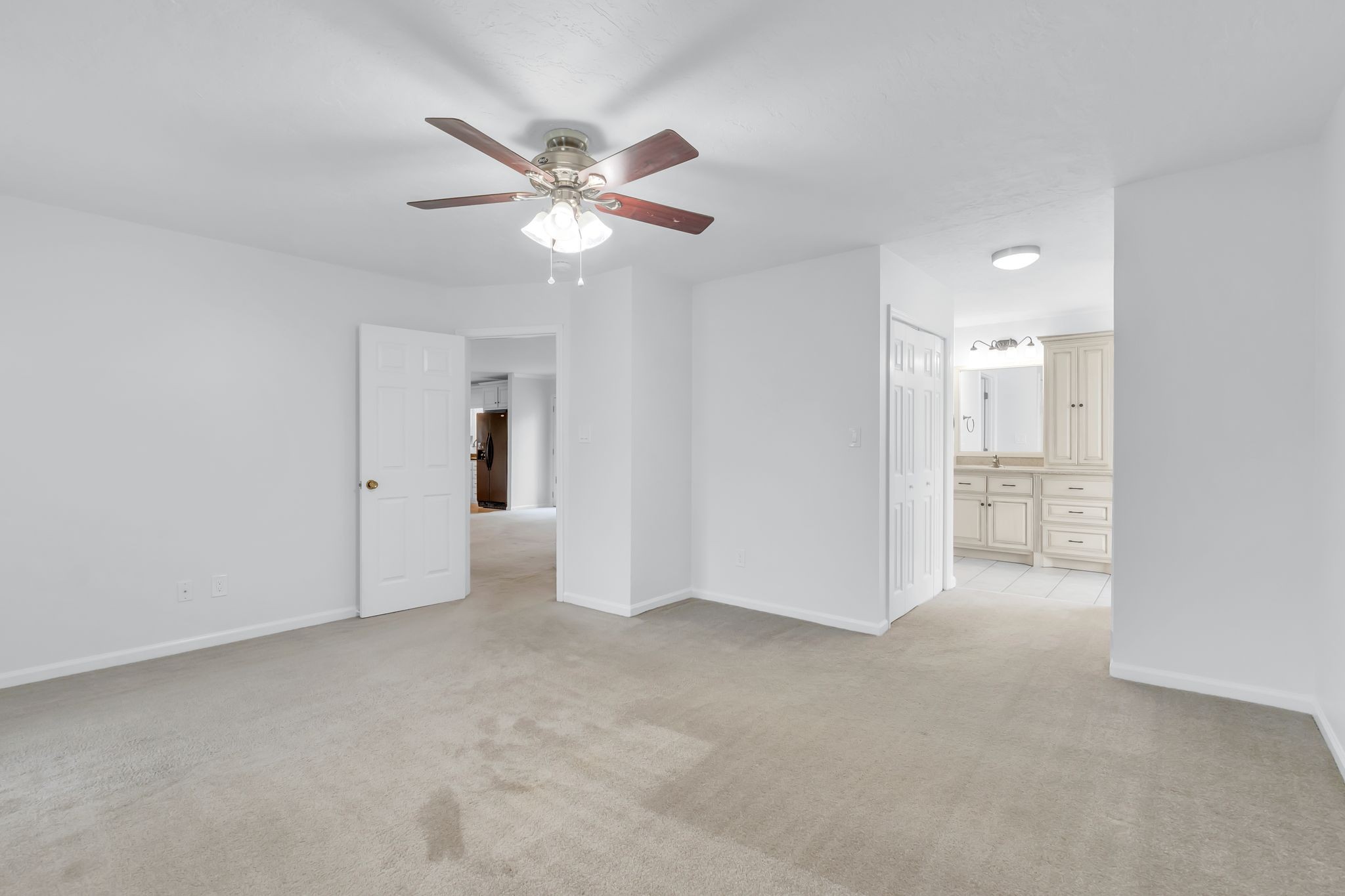 512 Riverview Dr